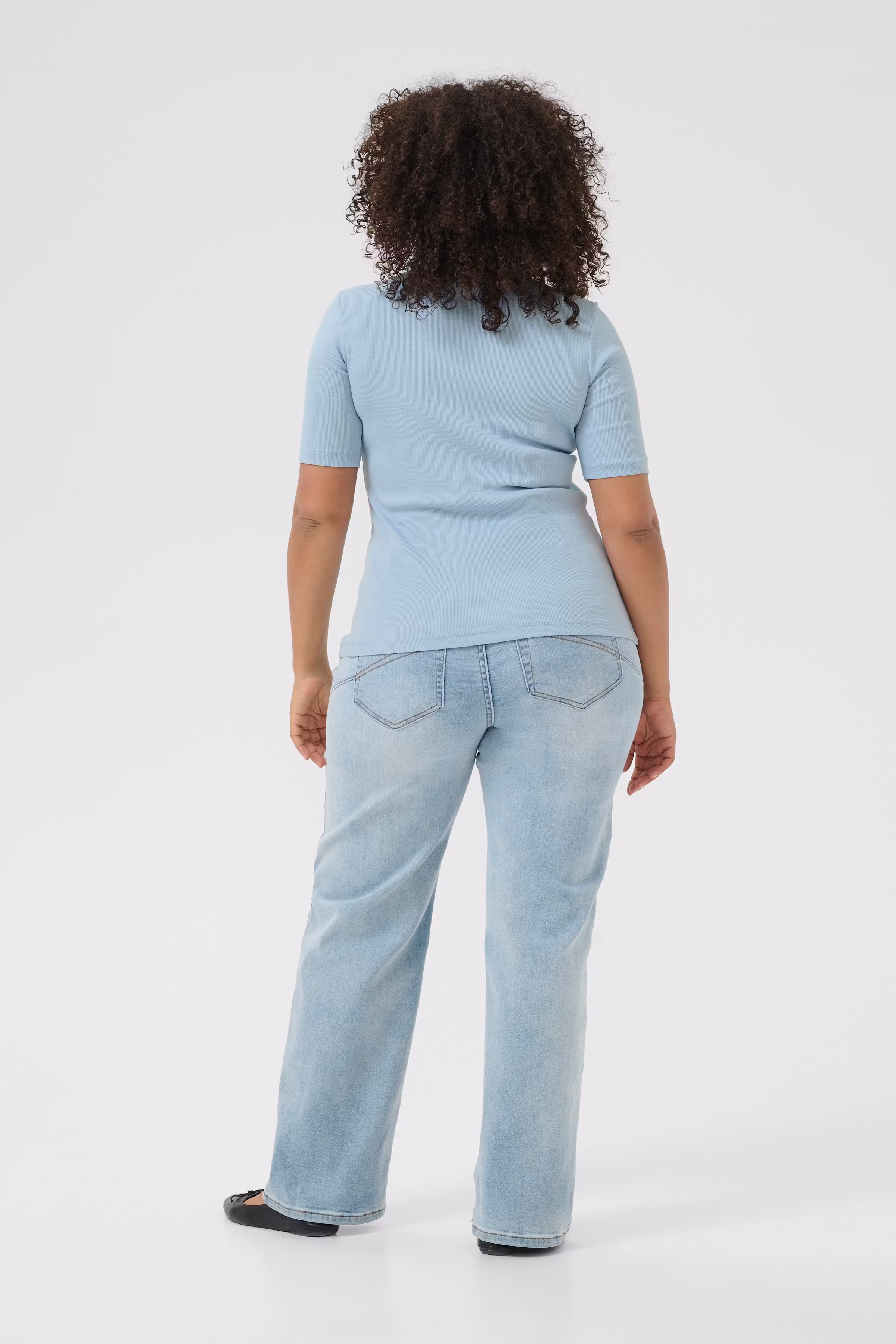 KCbritt T-shirt LOOKBOOK BACK 10582305-164016