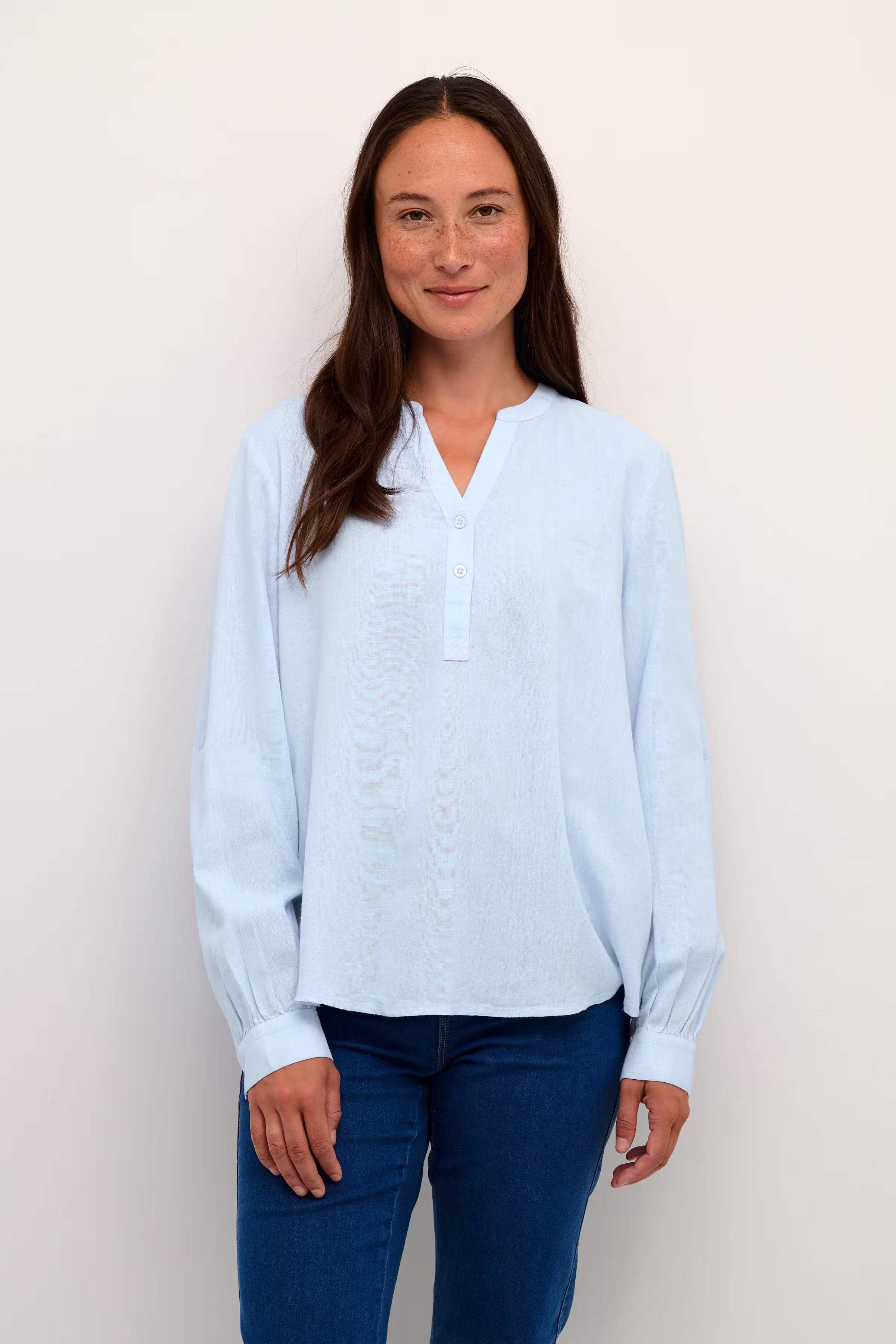 KAmilia Linen blouse LOOKBOOK FRONT 10508313-154031