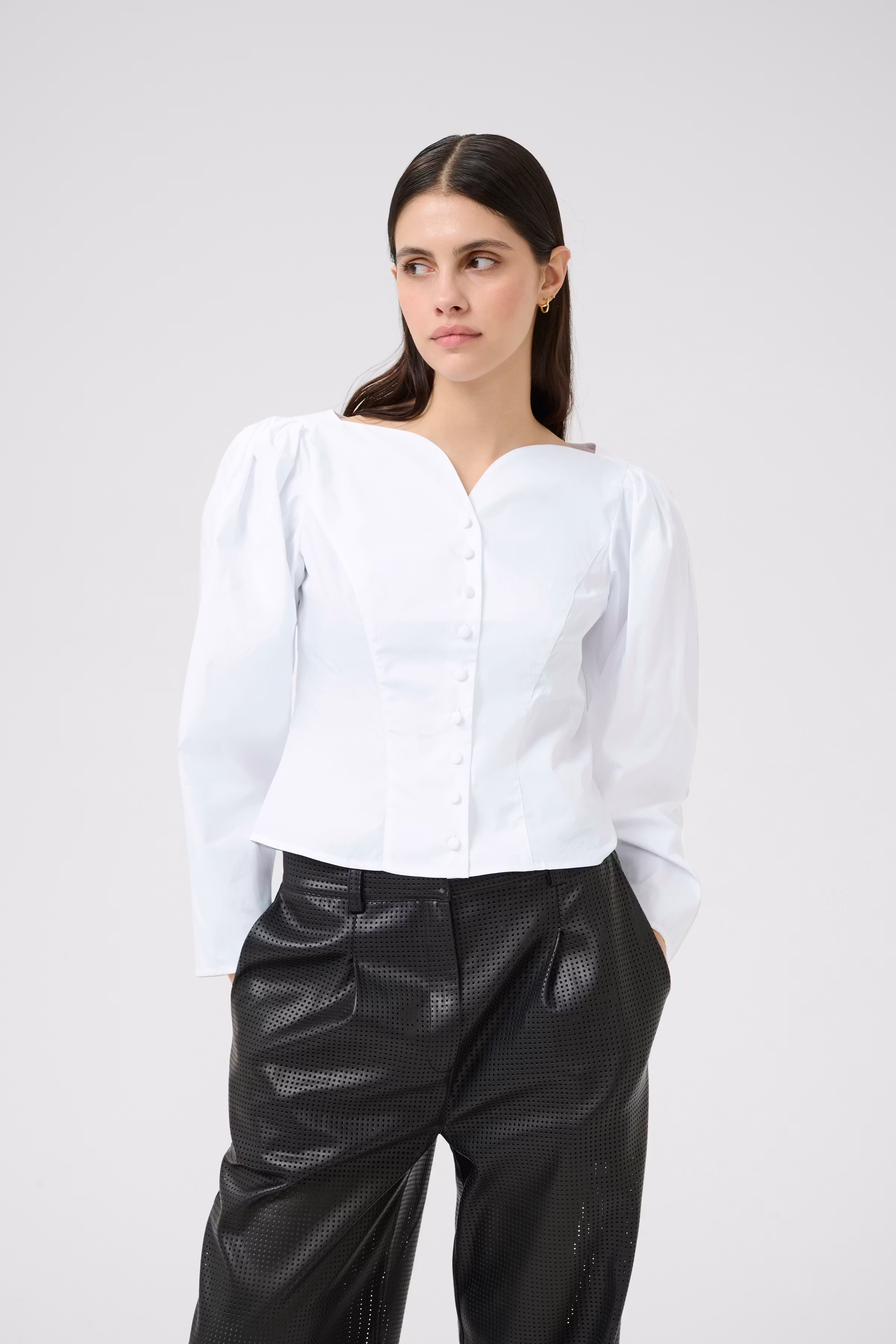 KBClaudia Shirt LOOKBOOK FRONT 10105752-110601