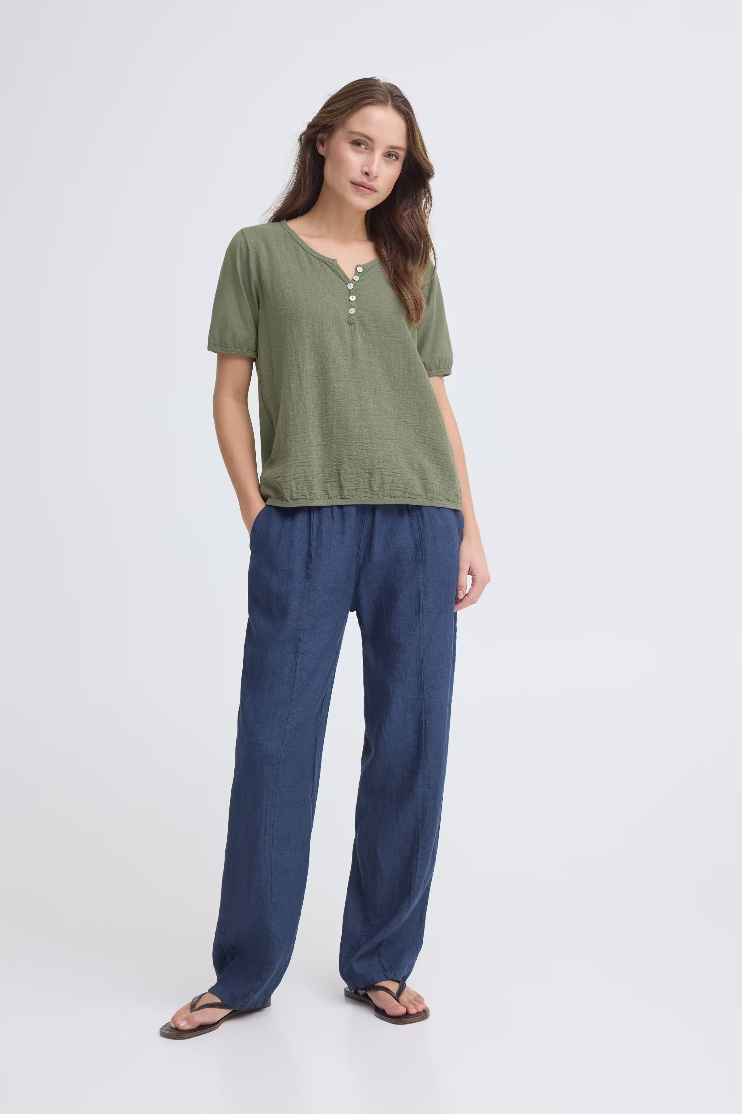 SBALEXA T-shirt LOOKBOOK FRONT 22101169-180515