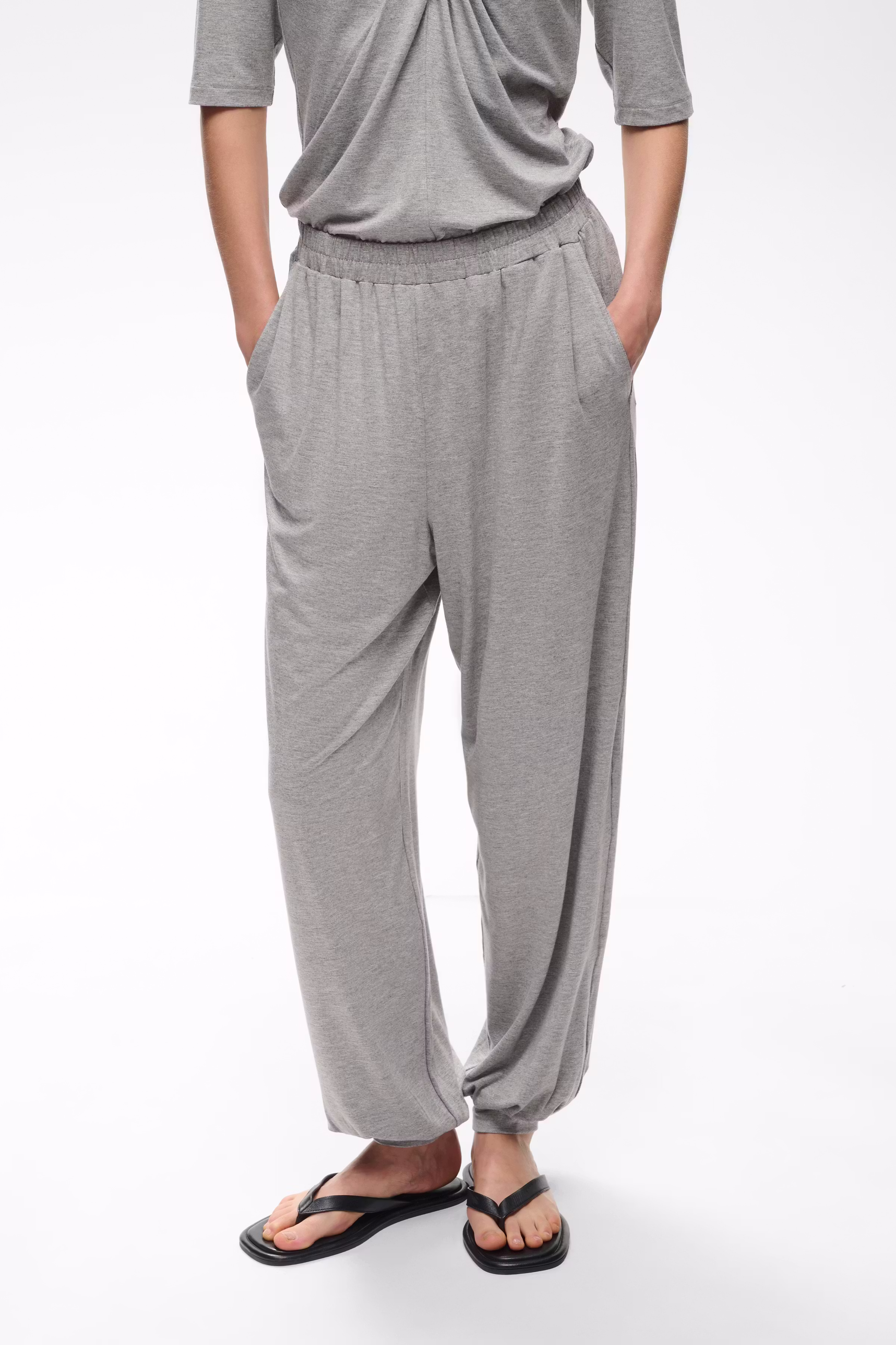 TalishaIW Hose LOOKBOOK FRONT 30111321-1813041