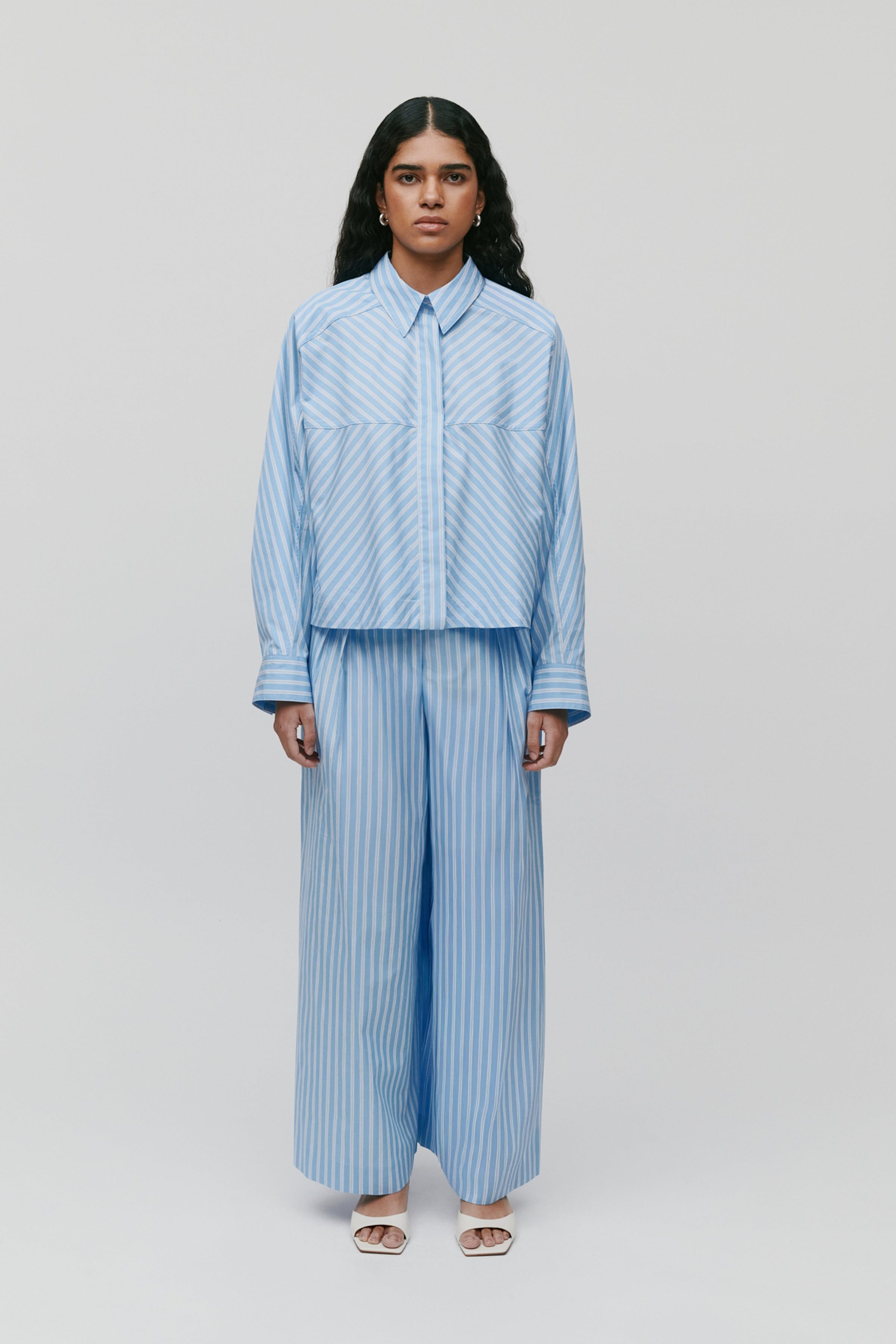 BRITTNEY Blouse LOOKBOOK FRONT 30600482-MC2152