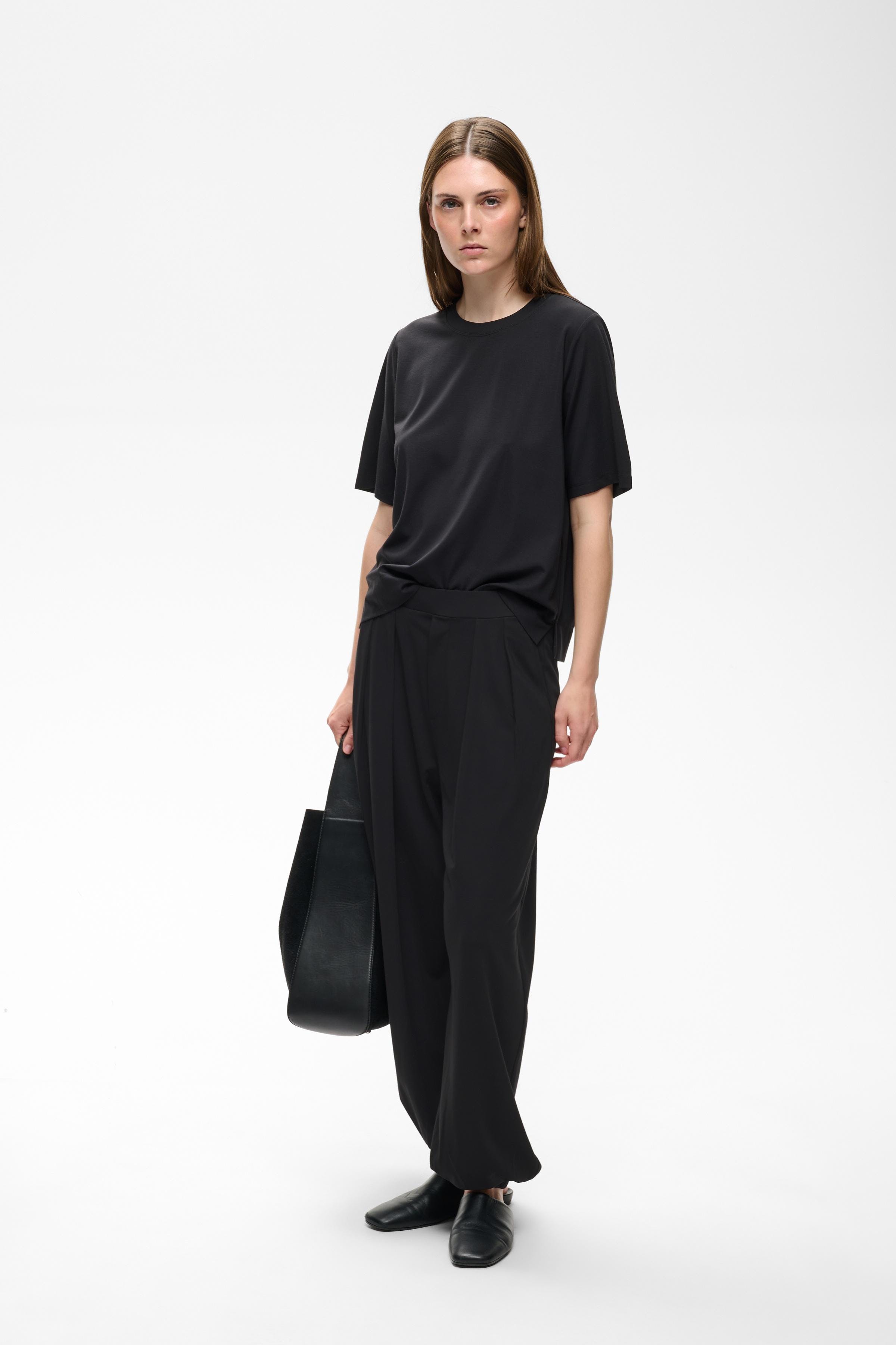 TrissaIW Hose LOOKBOOK FRONT 30111340-194008