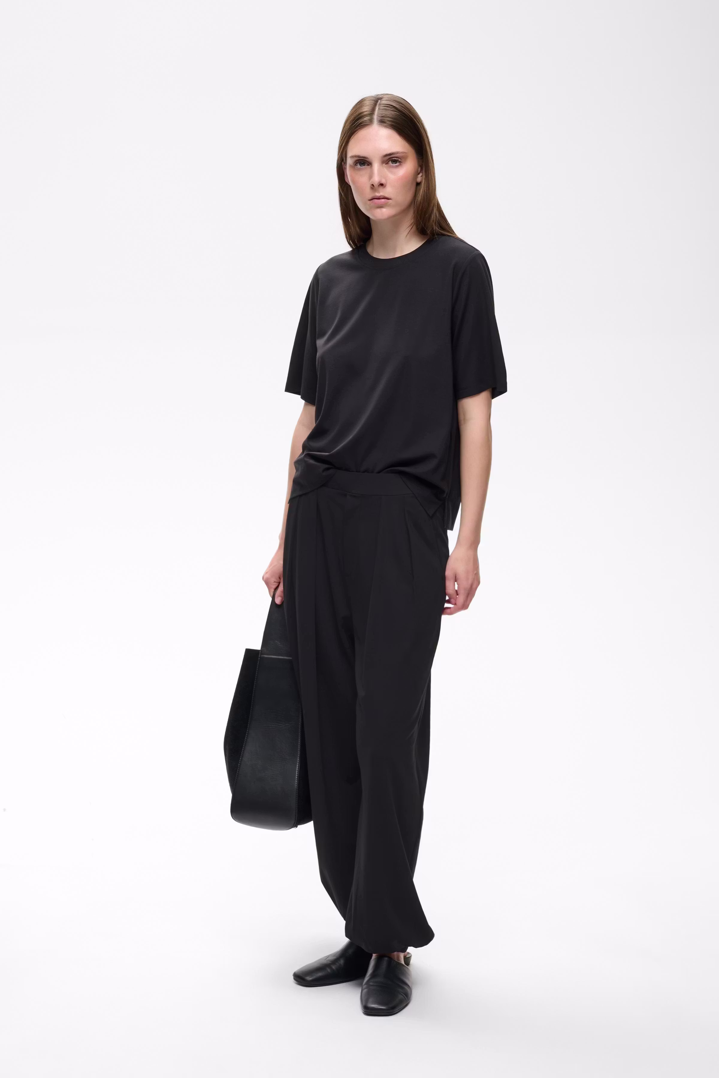 TrissaIW Hose LOOKBOOK FRONT 30111340-194008