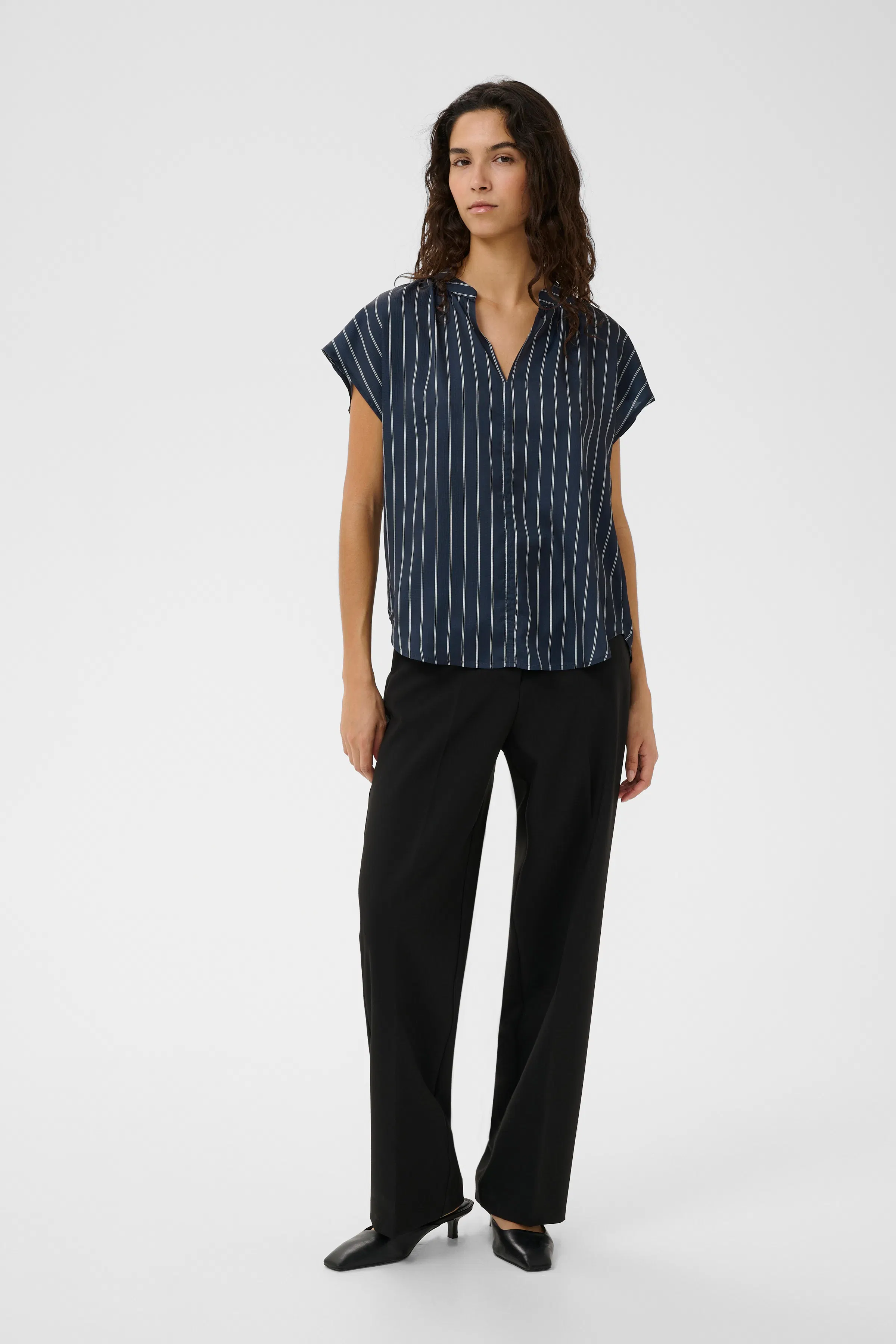 SLParis Bluse LOOKBOOK FRONT 30409591-304556
