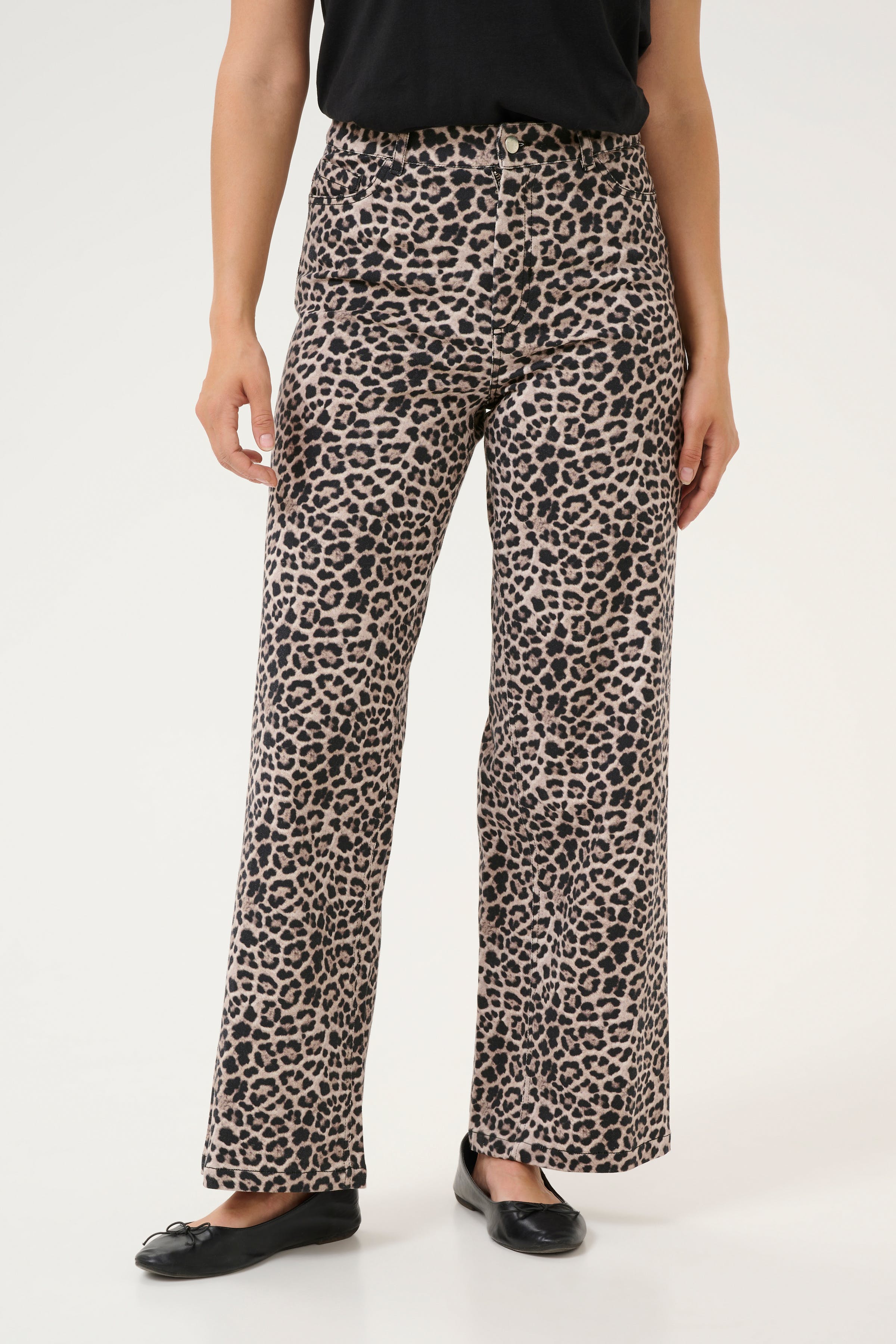 KAleonora Leopard jeans LOOKBOOK FRONT 10510031-107537