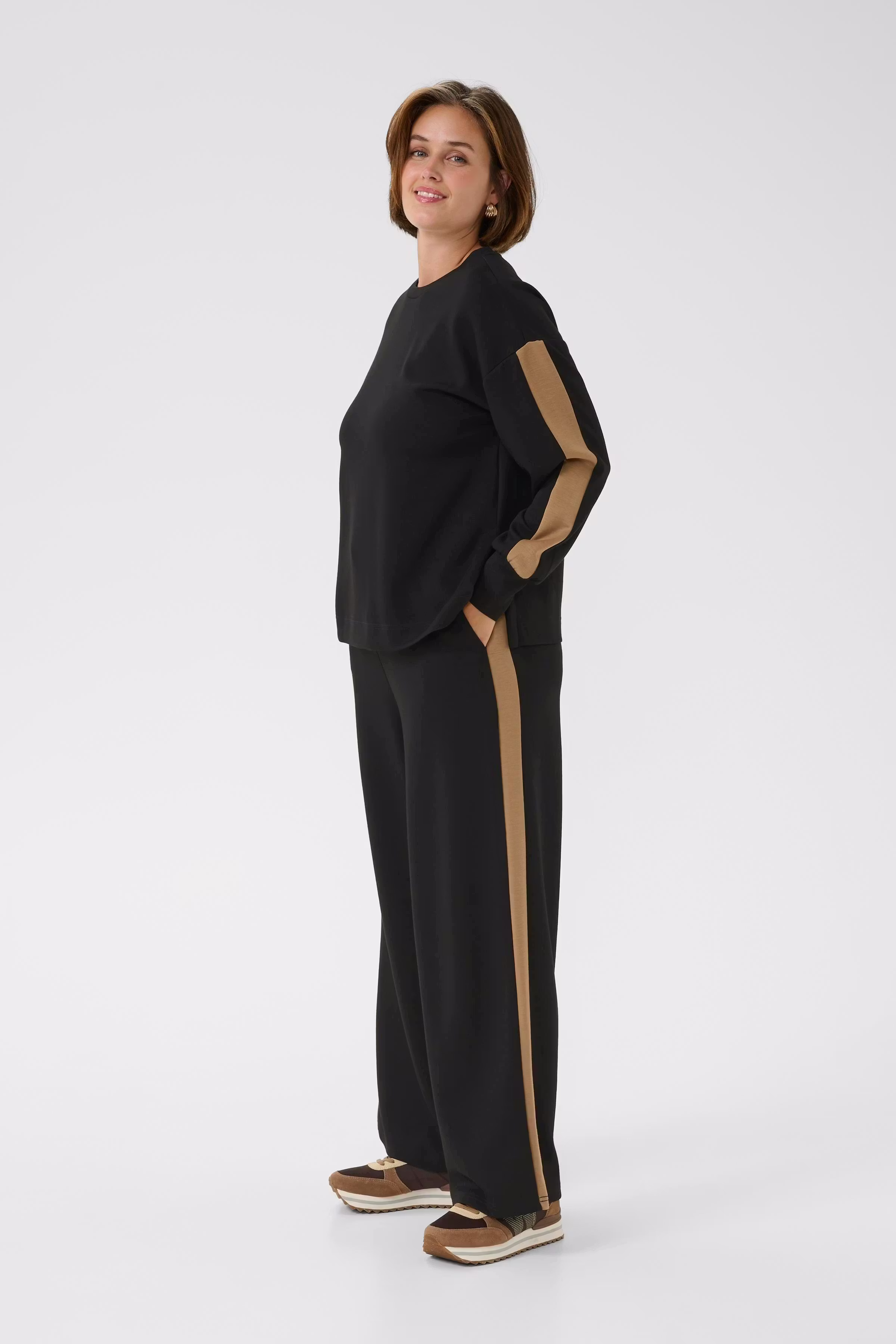 BPtrudy Bluse LOOKBOOK FRONT 40200048-108656