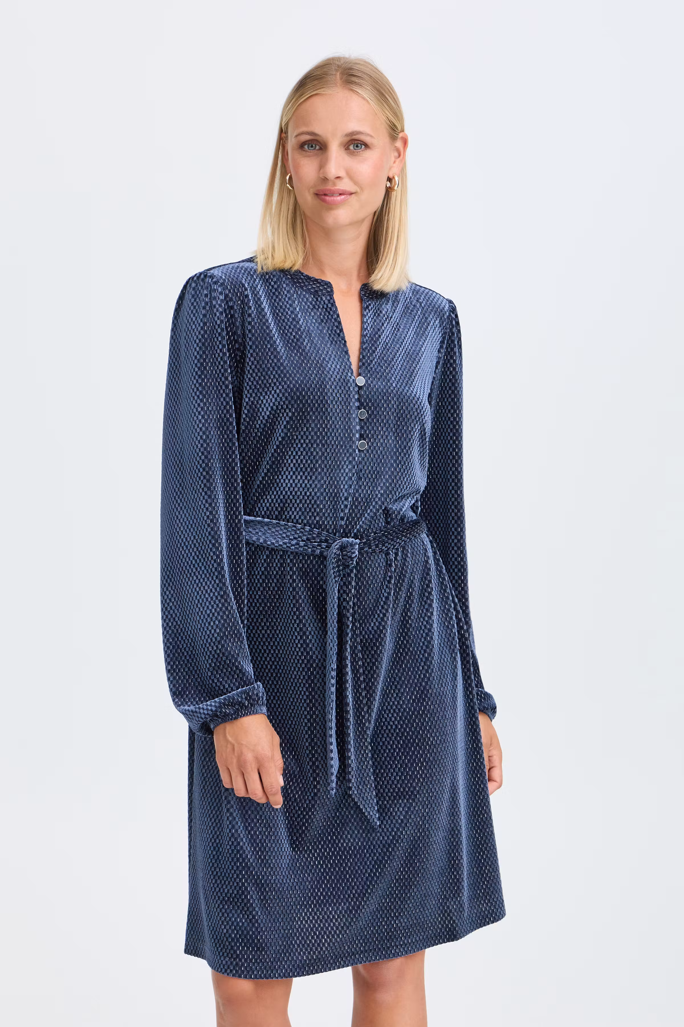FRKOA Kjole LOOKBOOK FRONT 20618573-194011