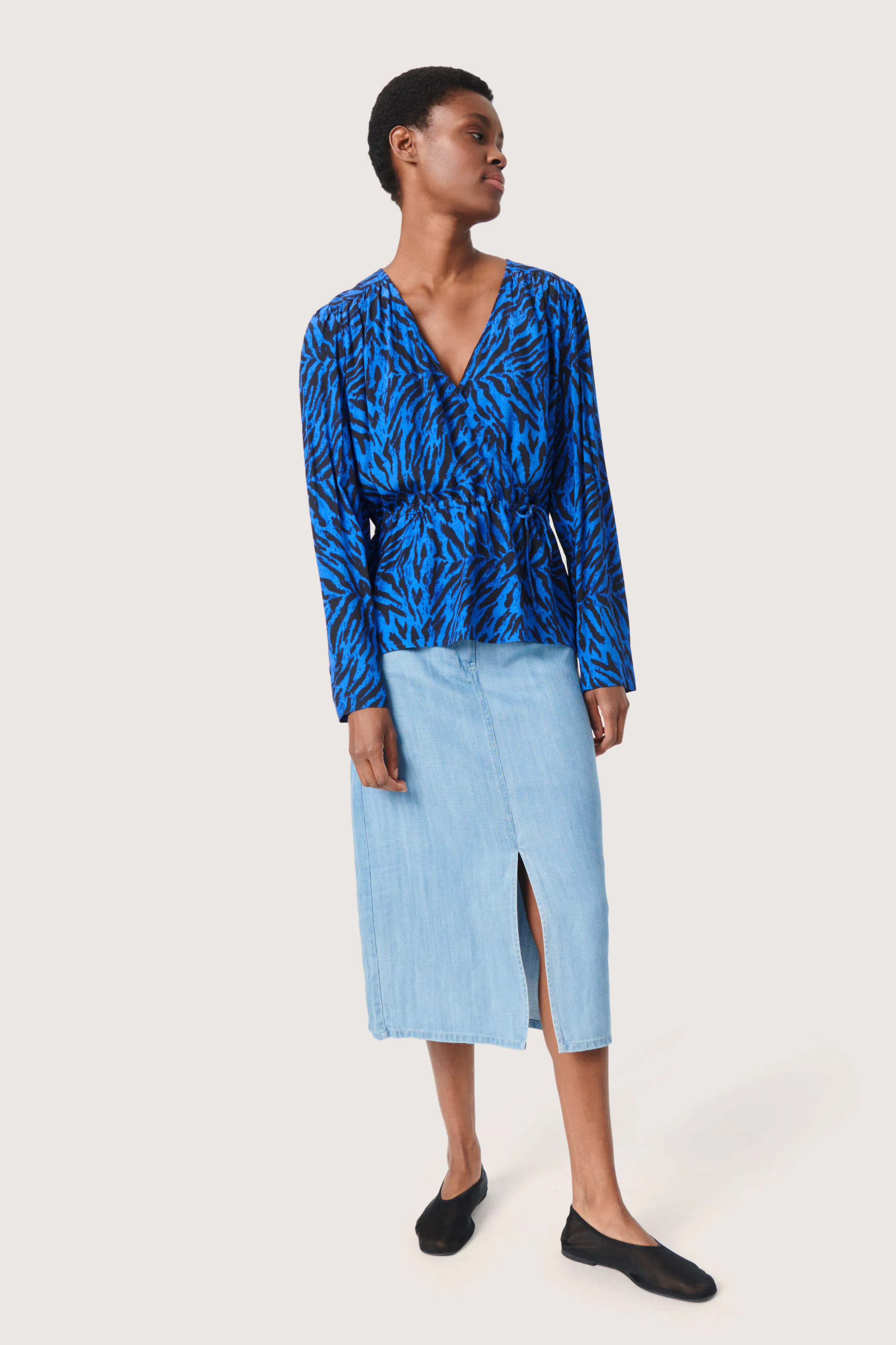 SLIna Blouse LOOKBOOK FRONT 30407203-302579