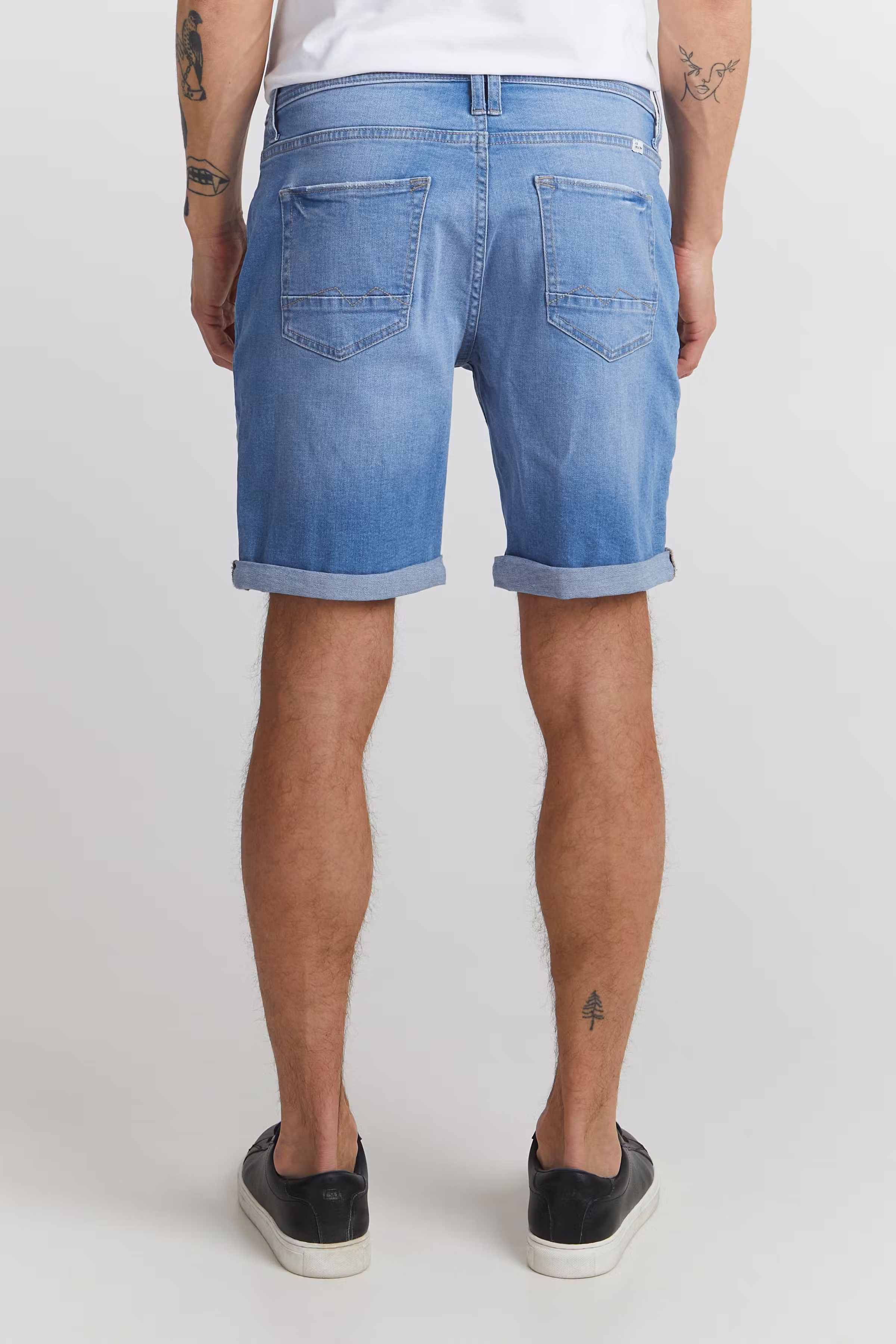 Denimshorts LOOKBOOK BACK 20713326-200289