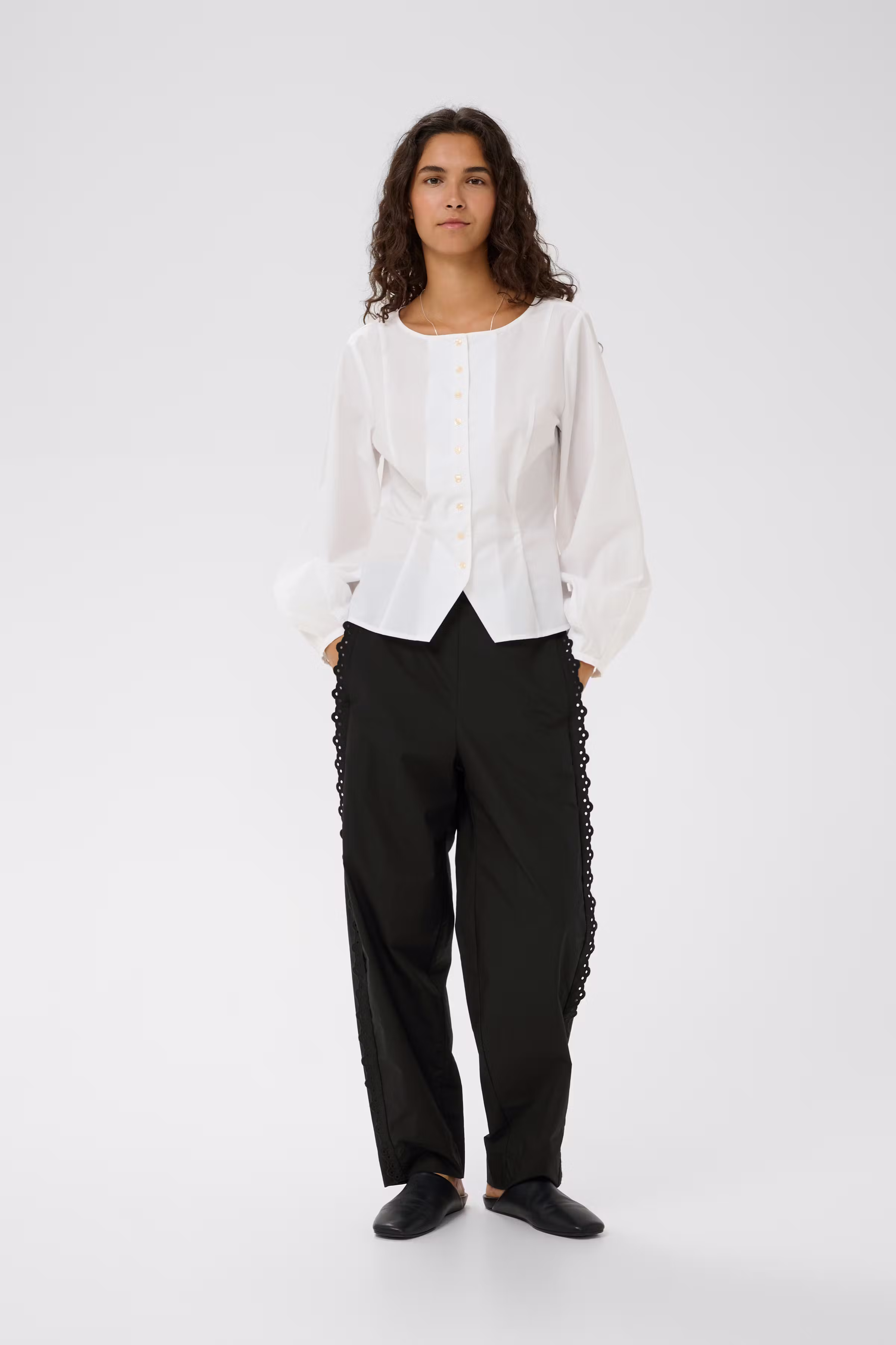 LIAIW Hose LOOKBOOK FRONT 30112361-194008