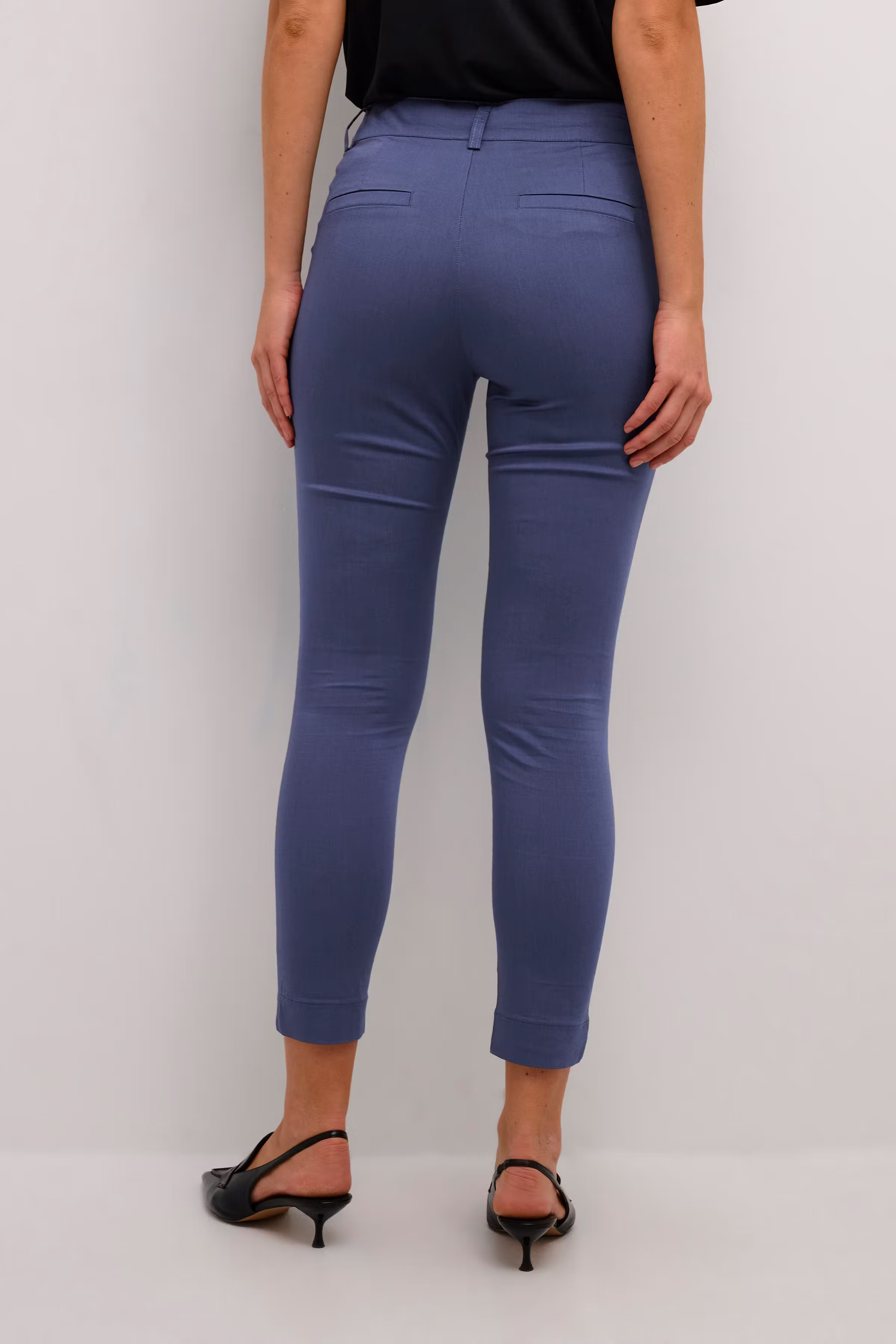 KAlea Bukser LOOKBOOK BACK 10505191-193928