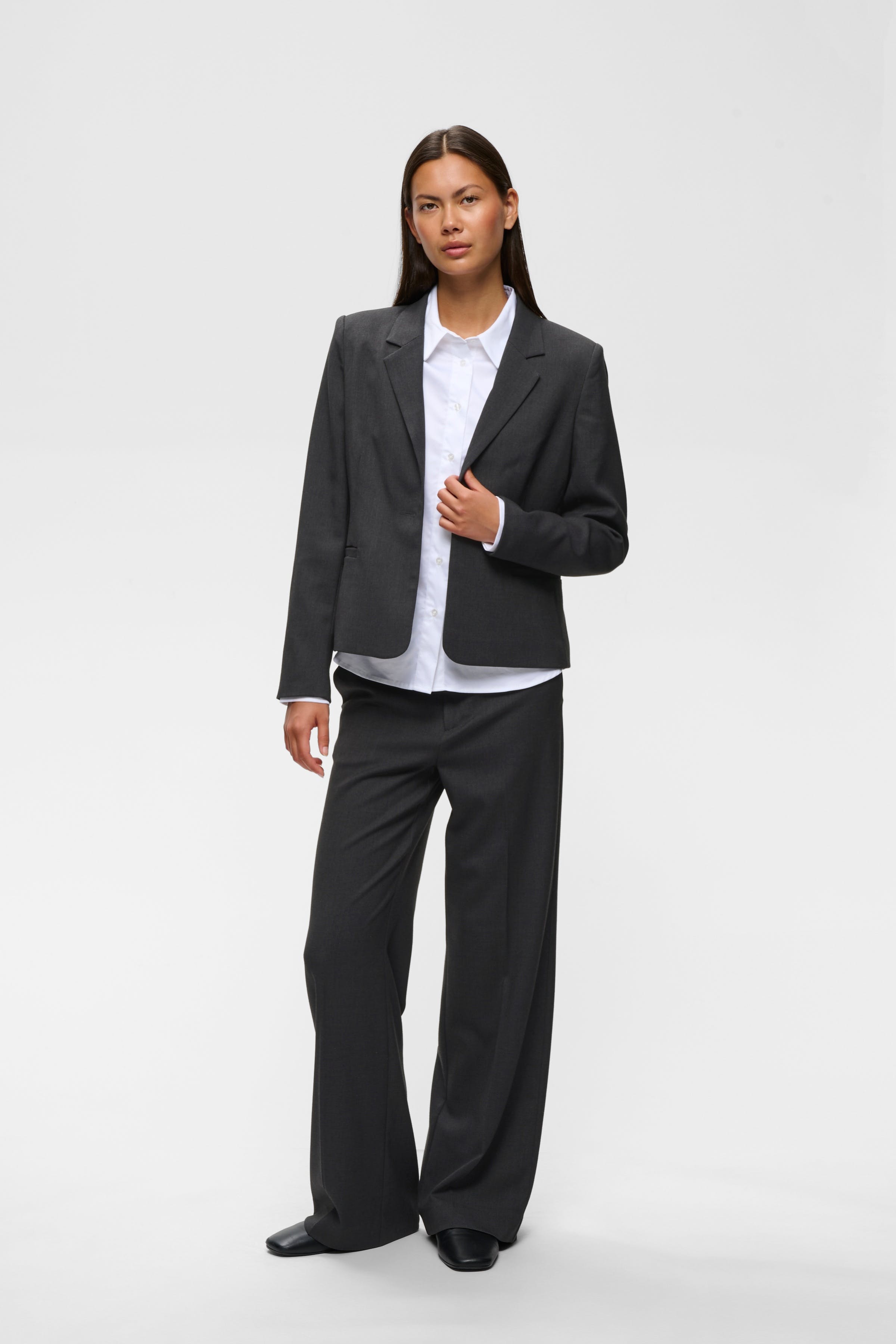 YuktaIW Blazer LOOKBOOK FRONT 30111236-301744