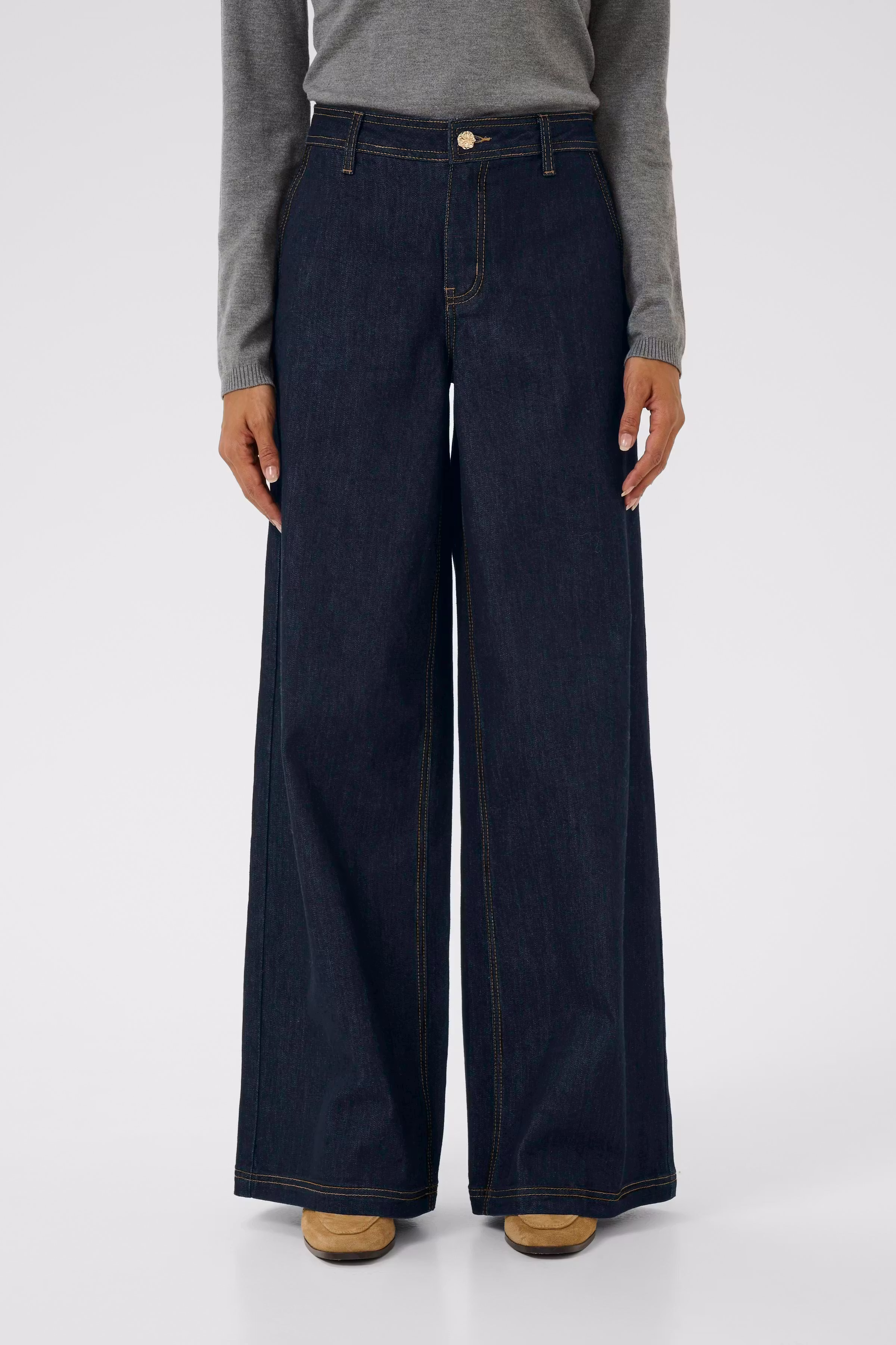 CUbobbie Jeans LOOKBOOK FRONT 50112270-500119