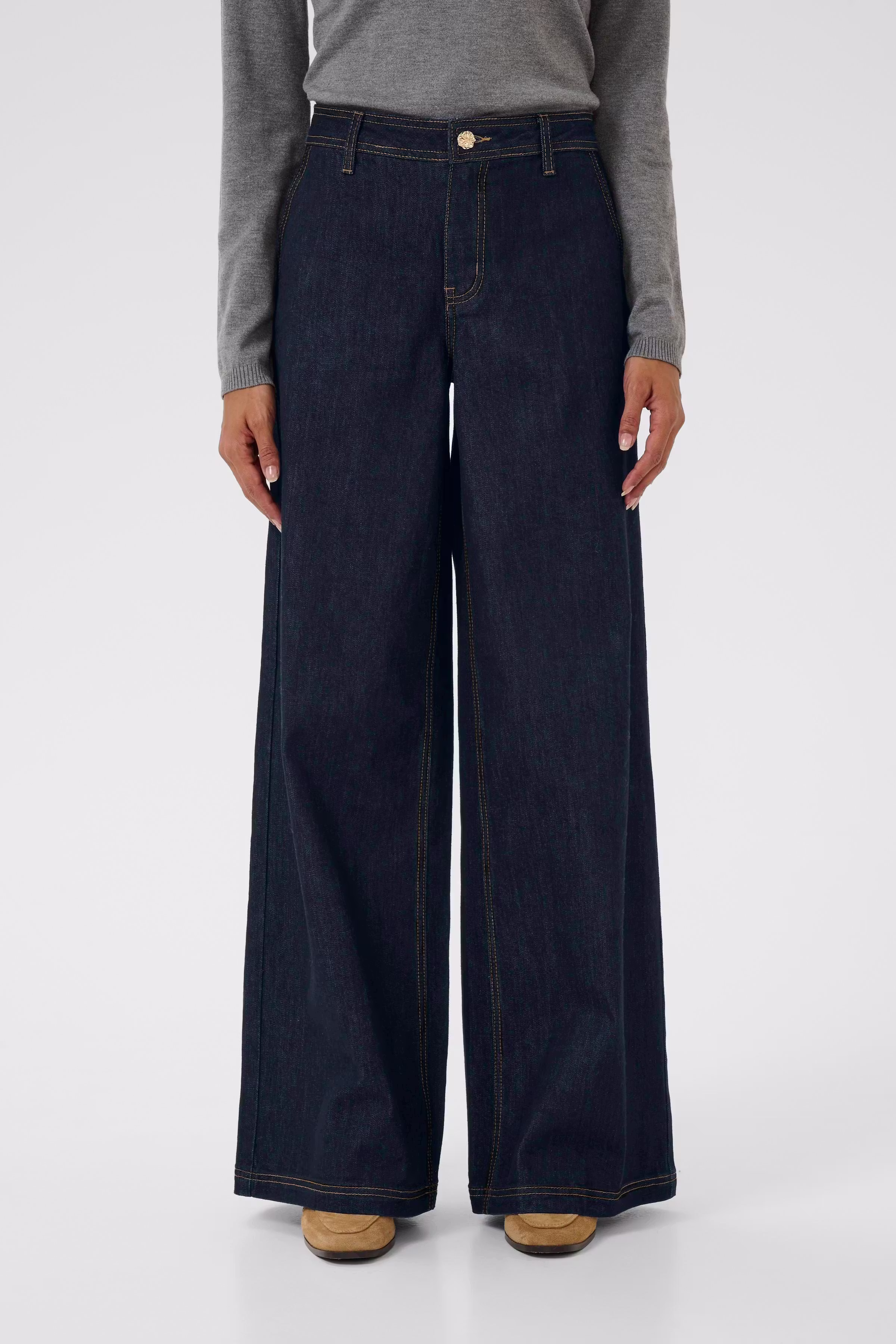 CUbobbie Jeans LOOKBOOK FRONT 50112270-500119