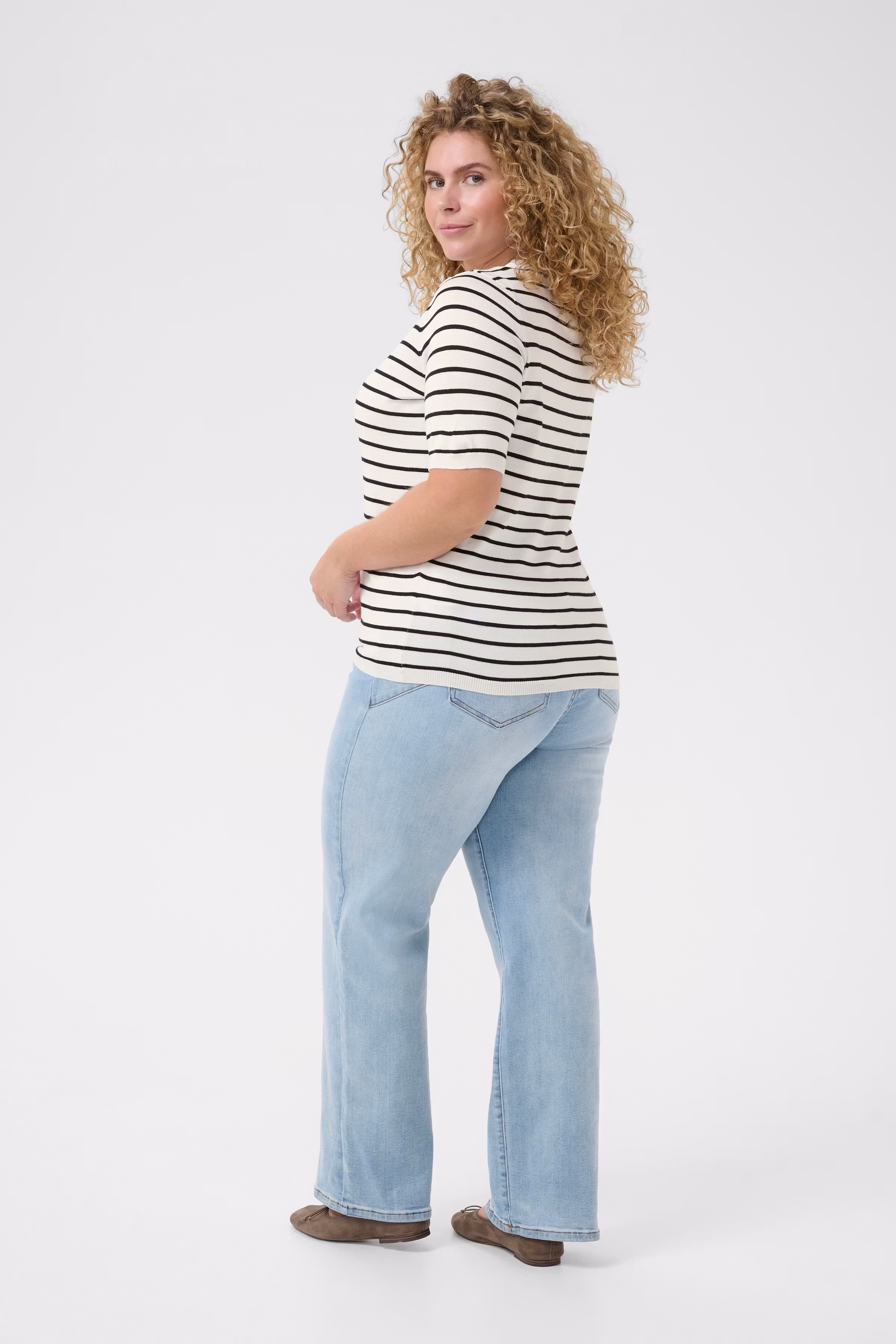 KClizzy Pullover LOOKBOOK BACK 10582914-105727