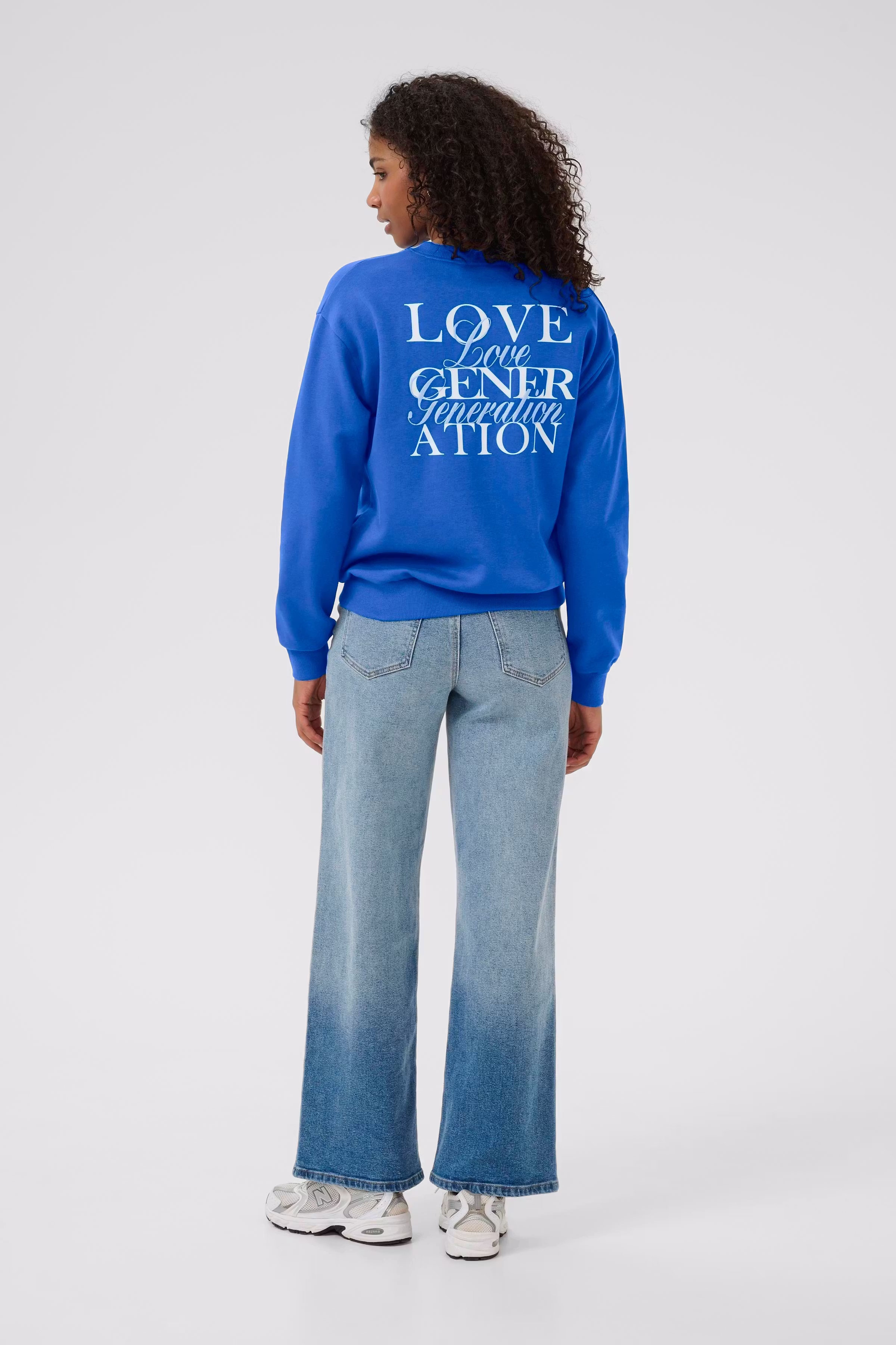 KAberta Sweatshirt LOOKBOOK BACK 10510216-193952