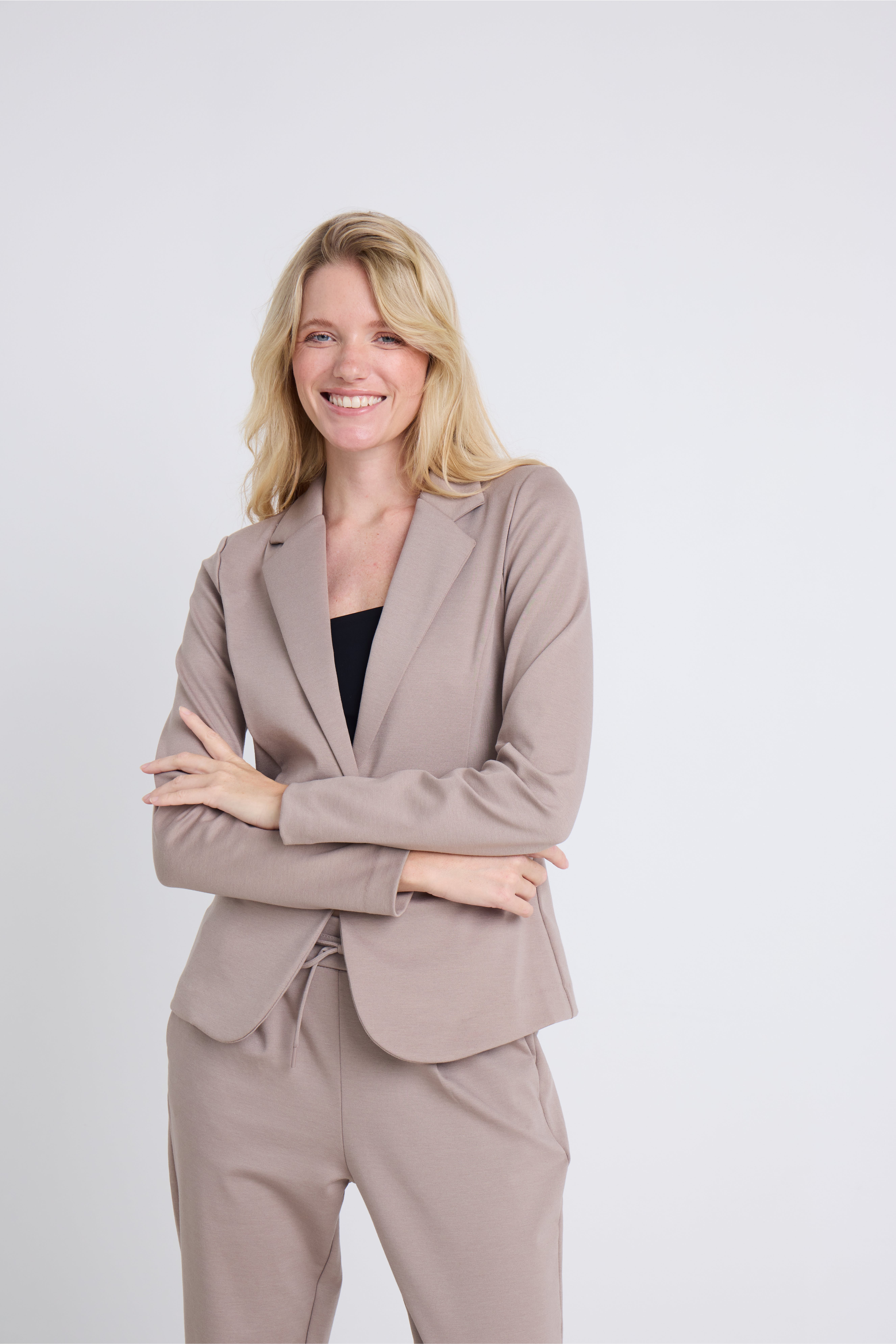 IHKATE Blazer LOCATION NONE 20101801-171212