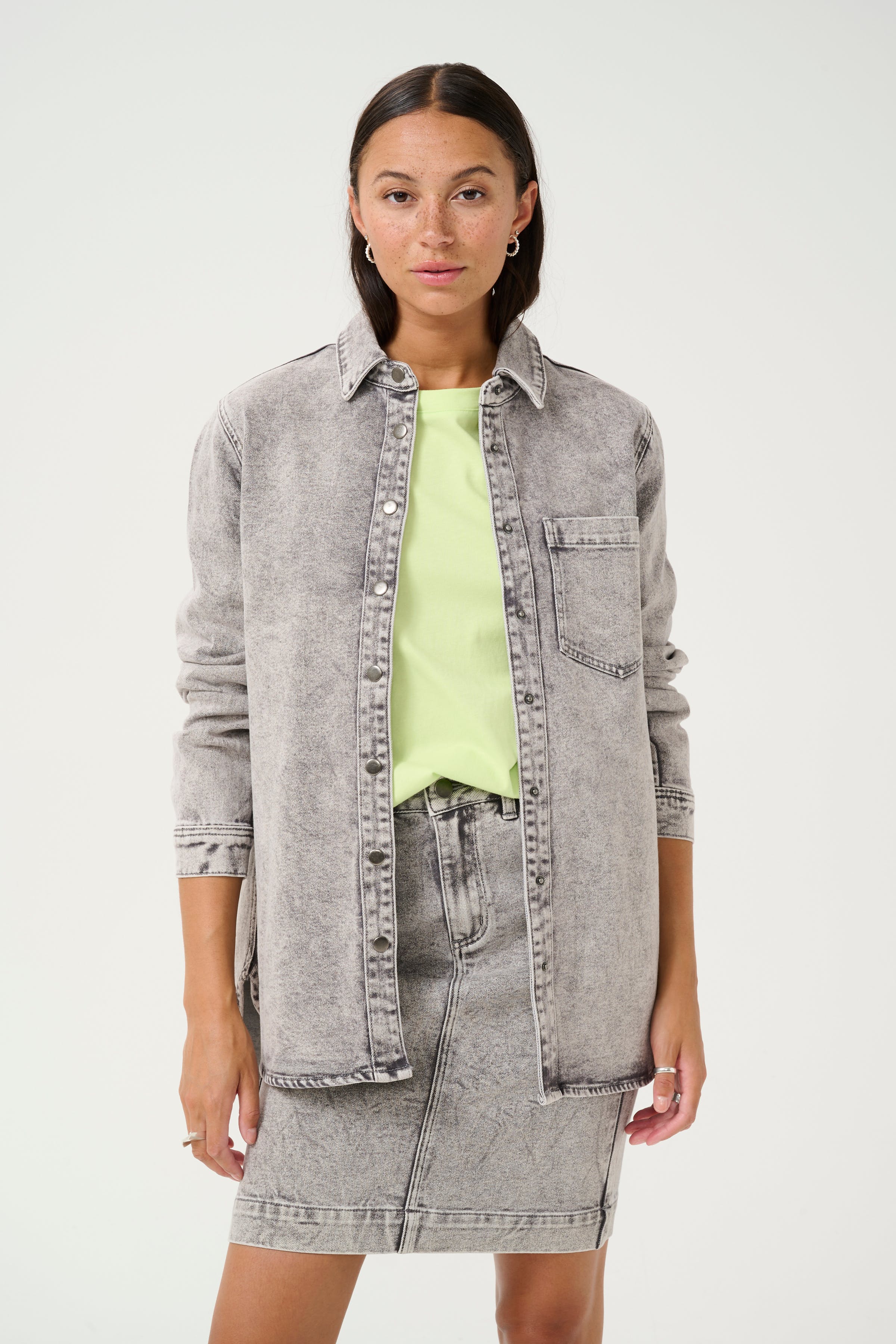 KAamelia Denim Shirt LOOKBOOK FRONT 10509655-107107