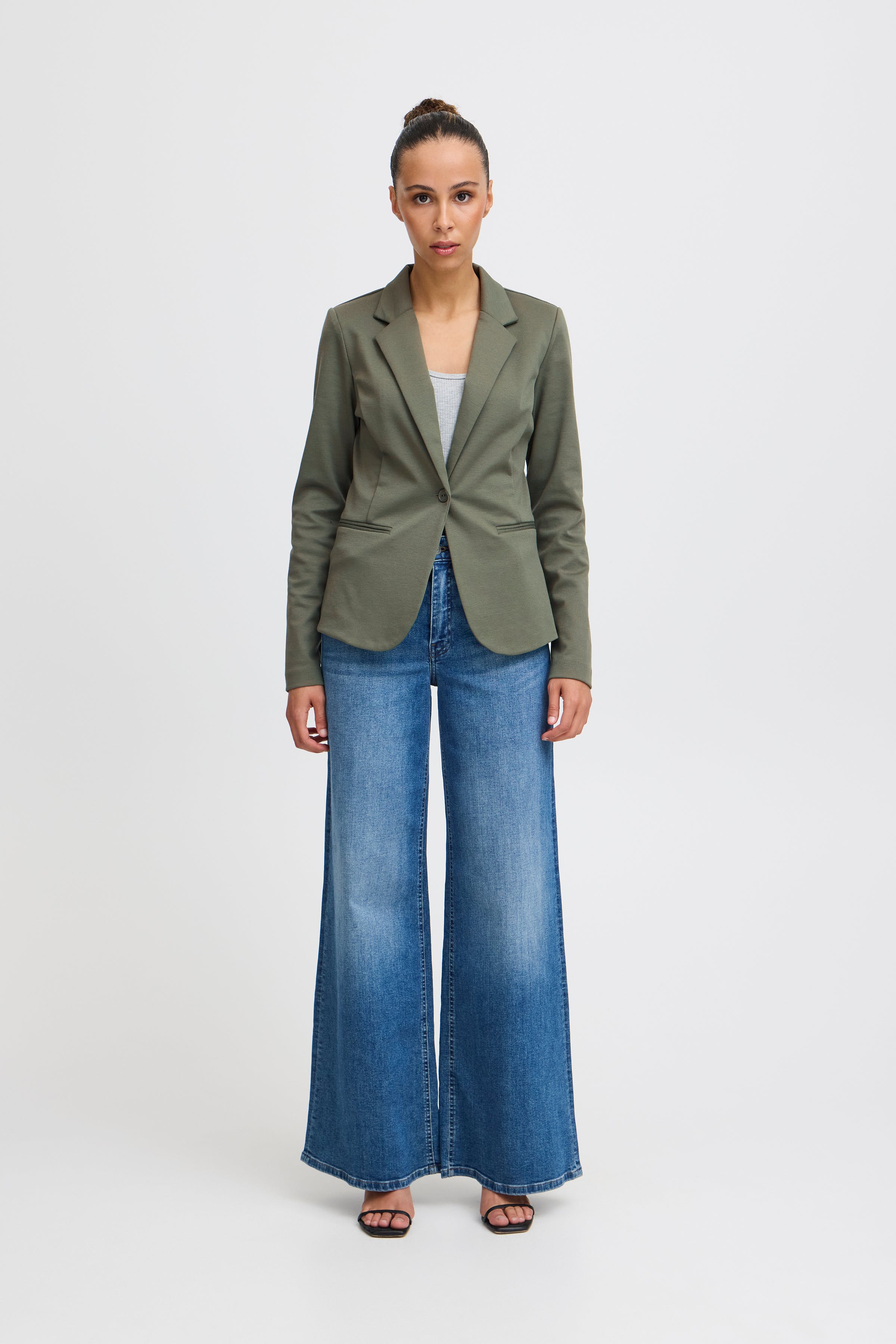 IHKATE Blazer LOOKBOOK FRONT 20101801-190309