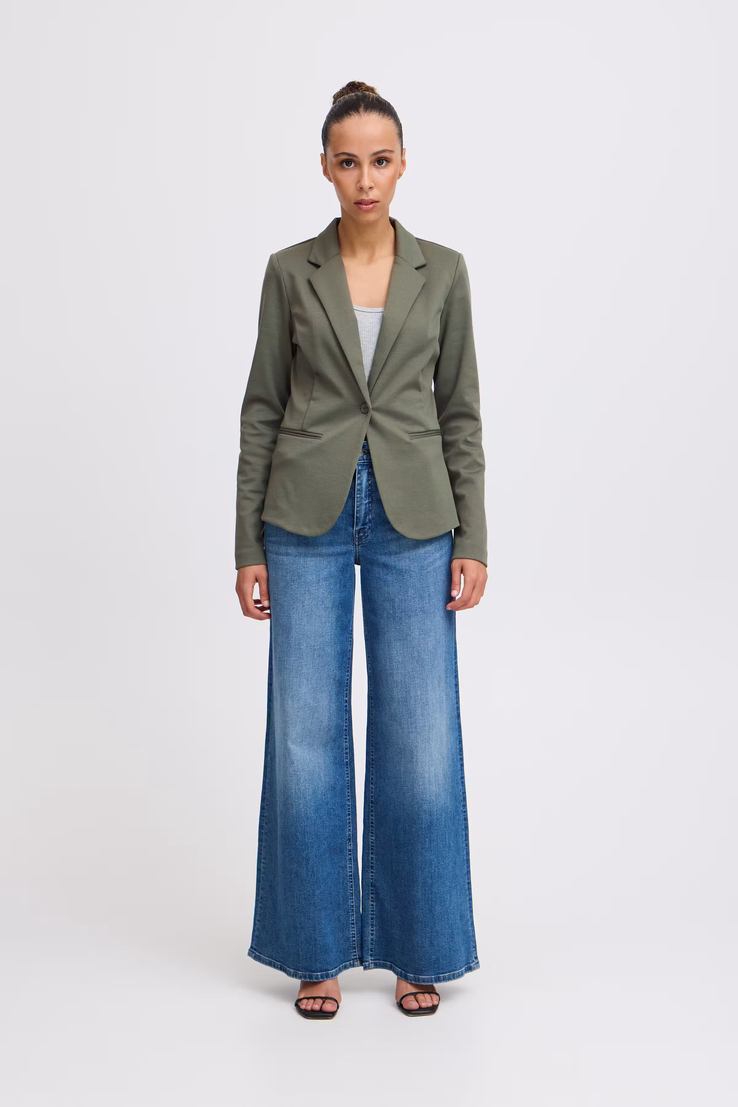 IHKATE Blazer LOOKBOOK FRONT 20101801-190309
