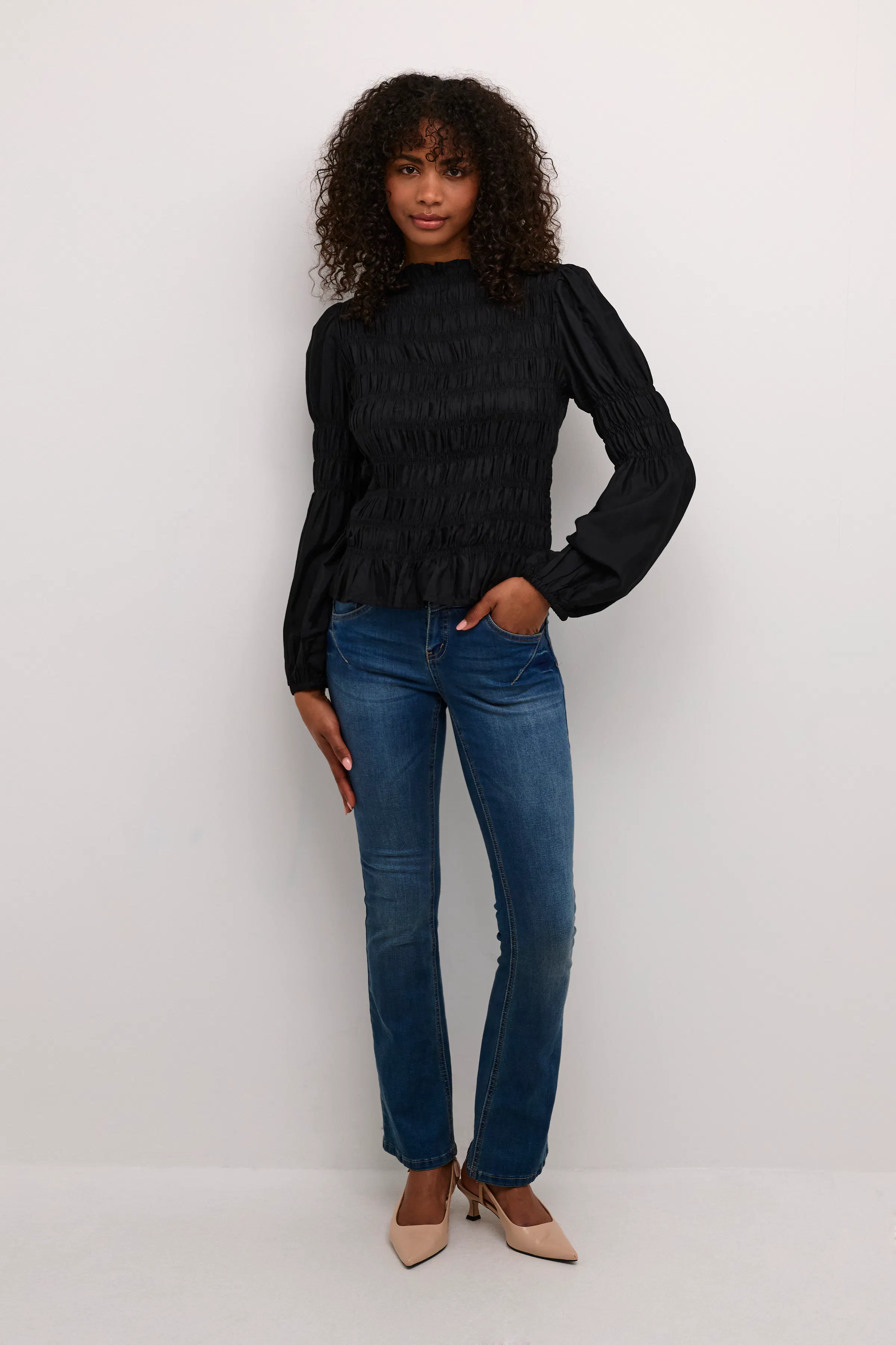 CRHenva Blouse LOOKBOOK FRONT 10607869-100120