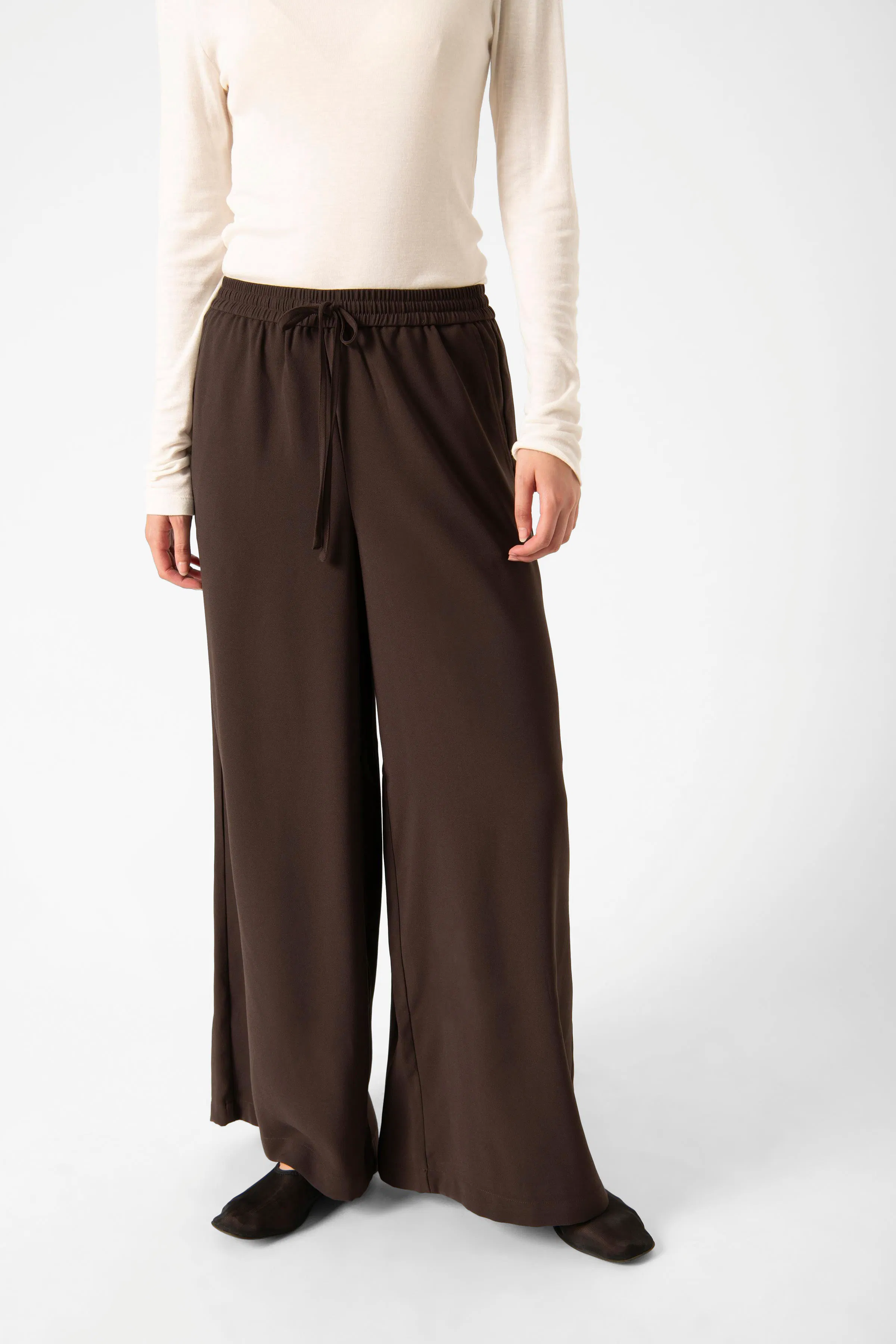 SLShirley Bukser LOOKBOOK FRONT 30408448-191109