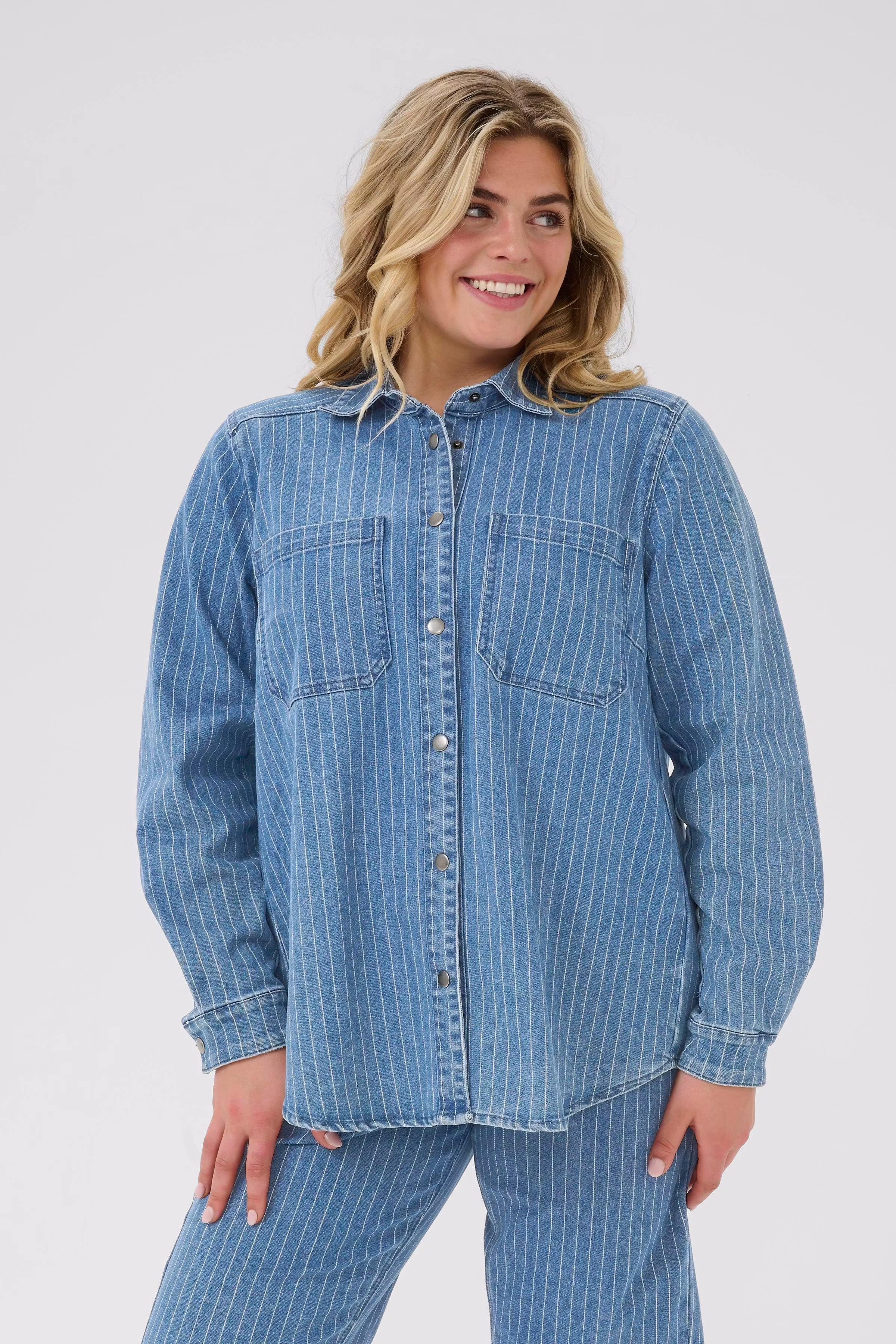 KCreeca Denim Overhemd LOOKBOOK FRONT 10583736-108347