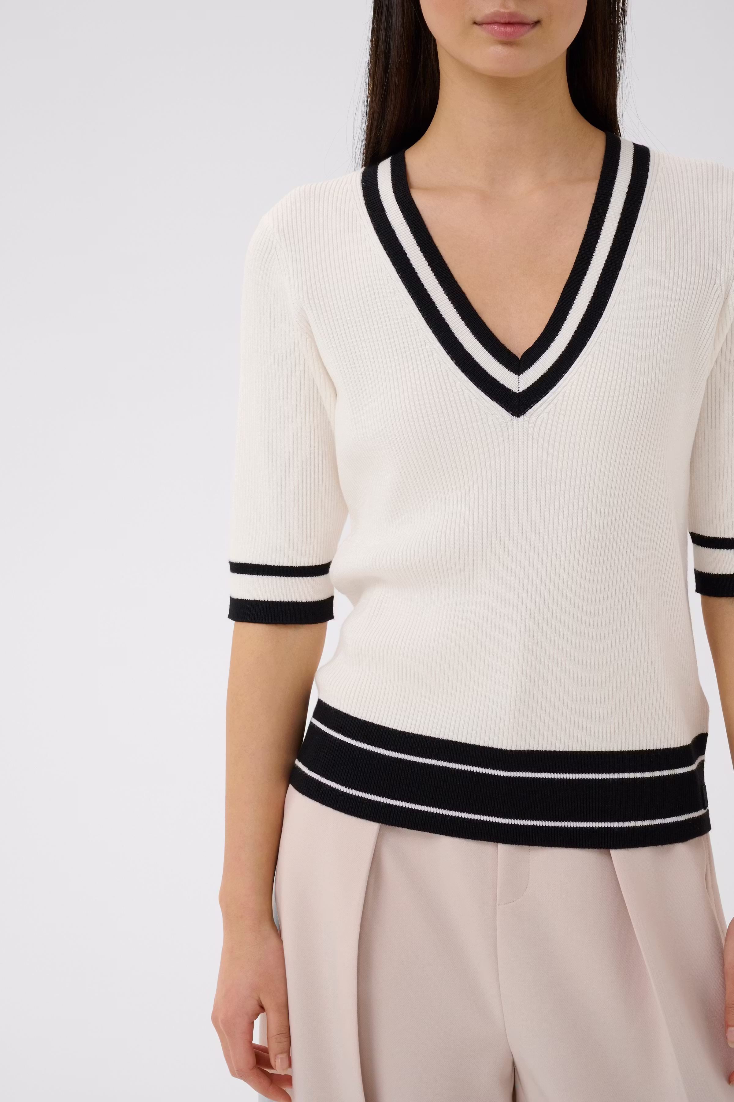 LeenahIW V-Neck Pullover LOOKBOOK DETAIL 30110675-900009166