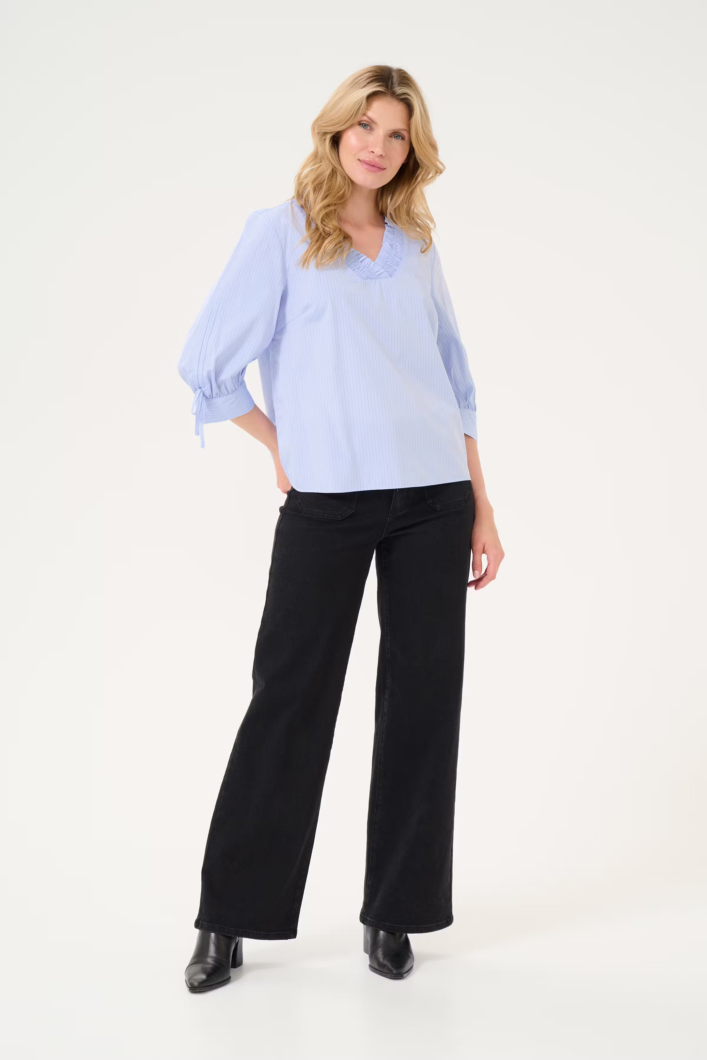 KAtara Blouse LOOKBOOK FRONT 10552367-107267