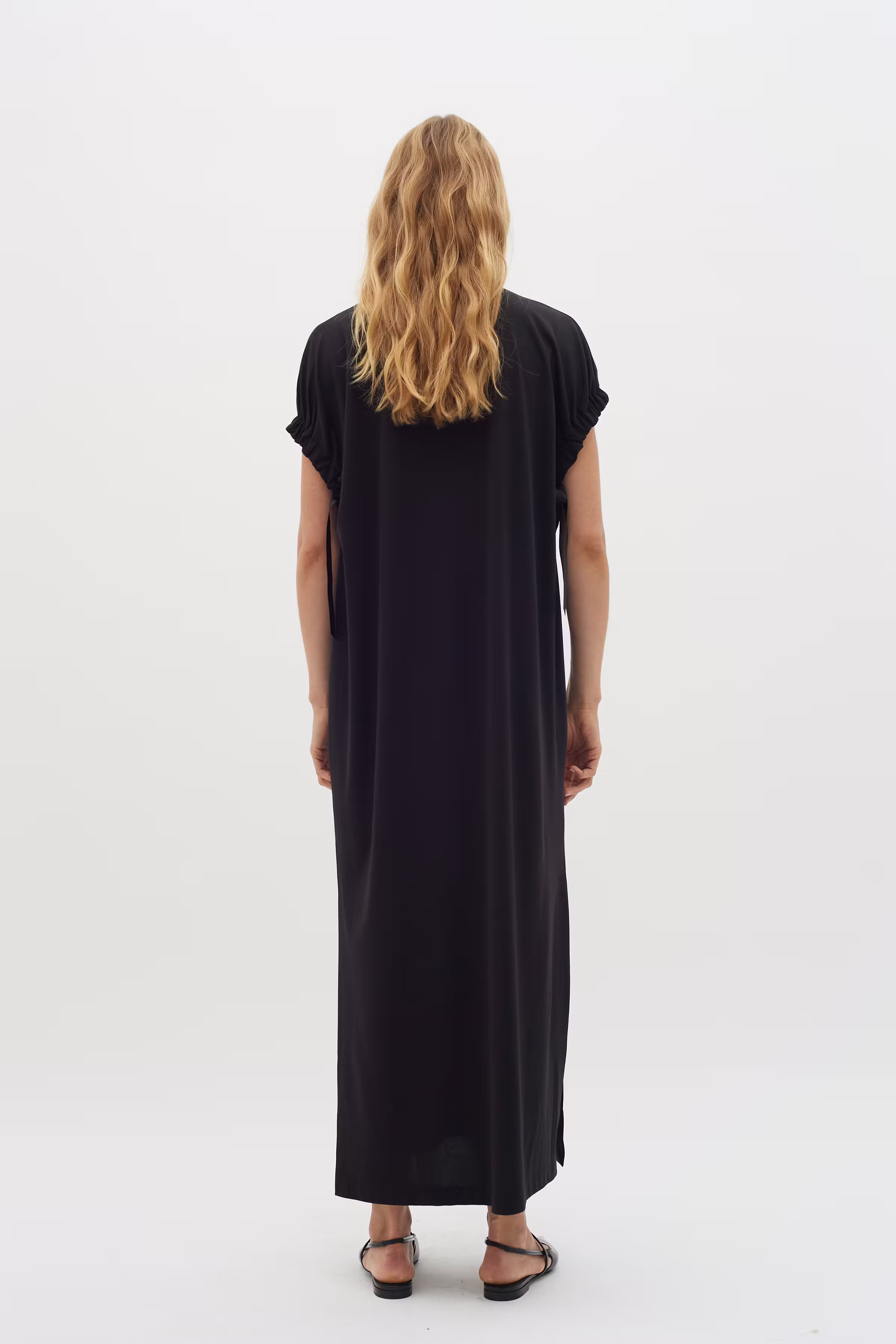 LuceyIW Kjole LOOKBOOK BACK 30109536-194008