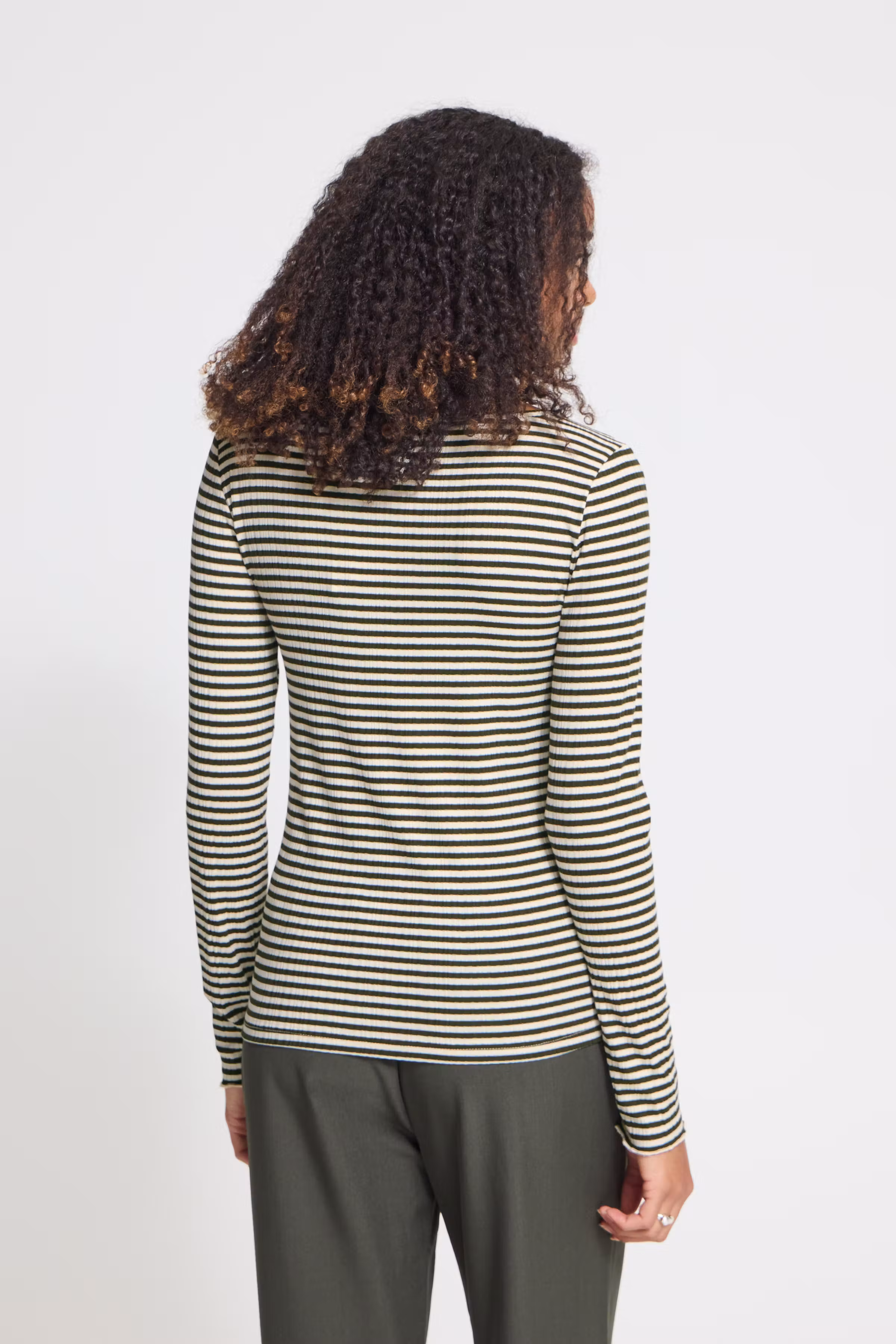 IHCELLA T-shirt LOOKBOOK BACK 20122819-900012781