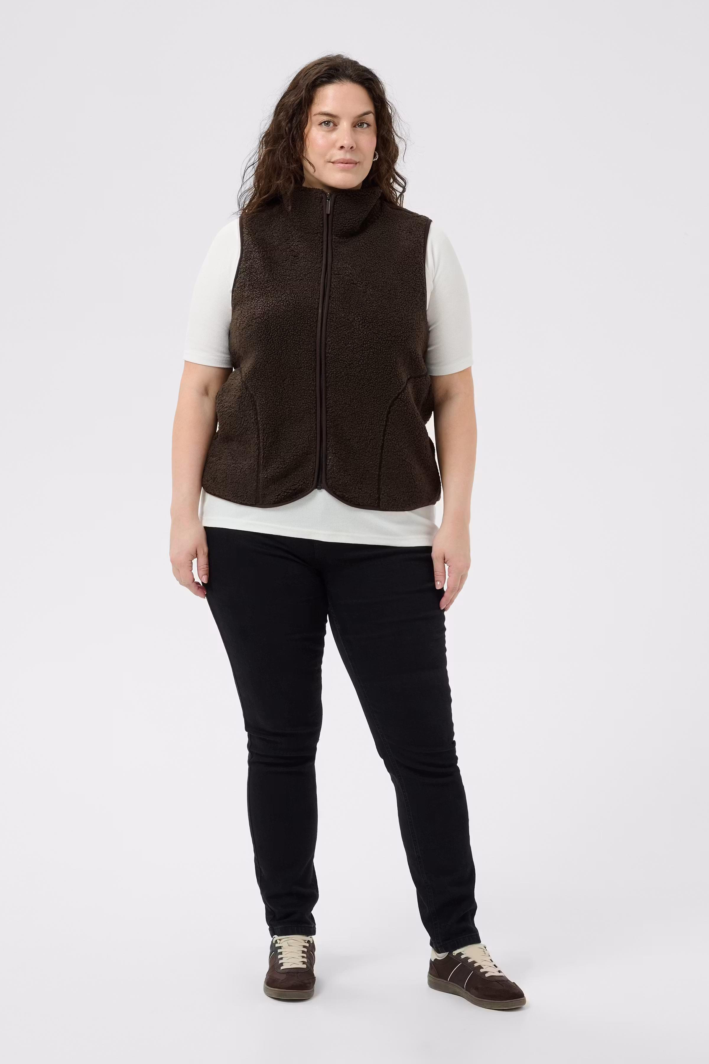 KCmally Väst LOOKBOOK FRONT 10584775-190810