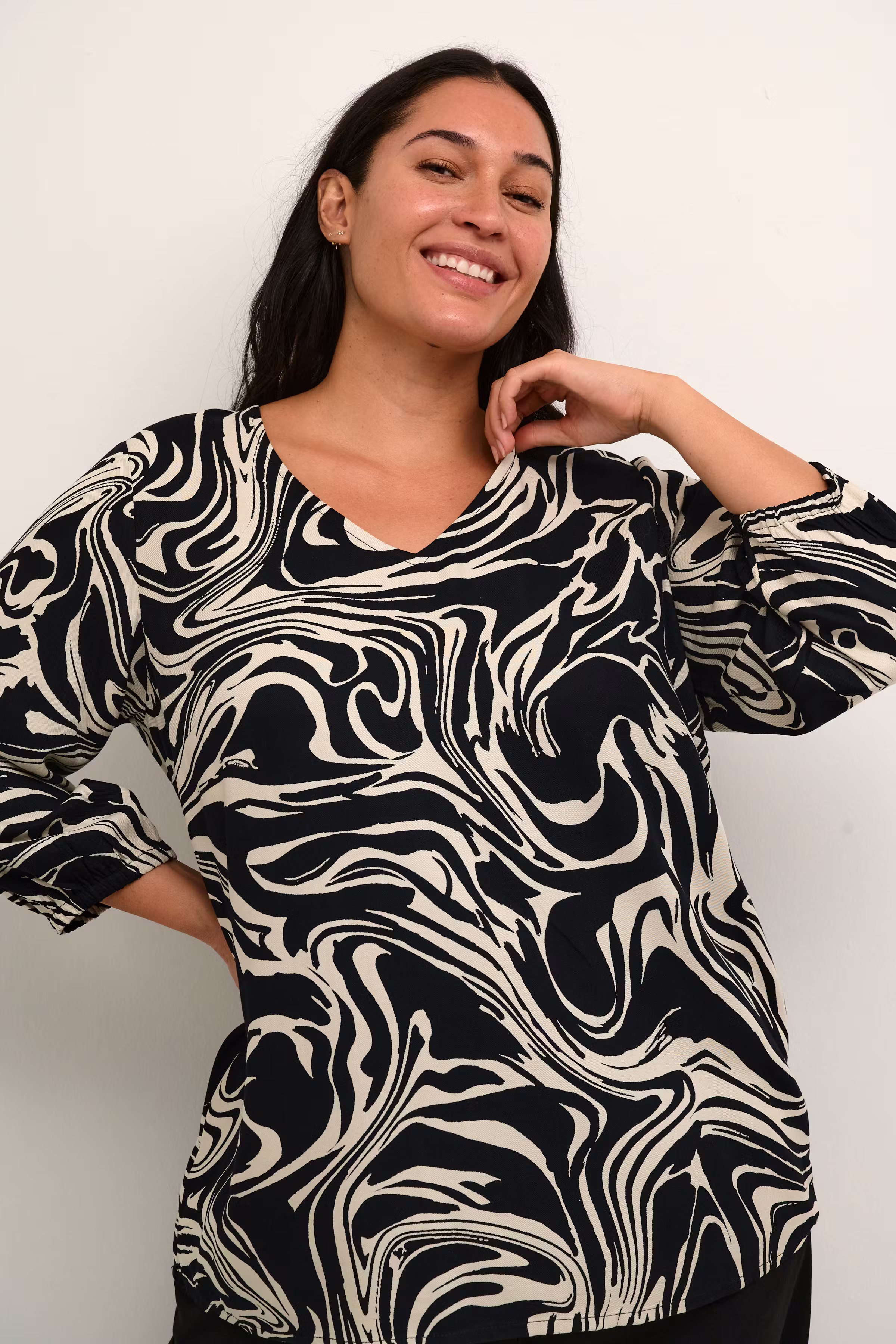 KCcala Blouse LOOKBOOK DETAIL 10582164-105424