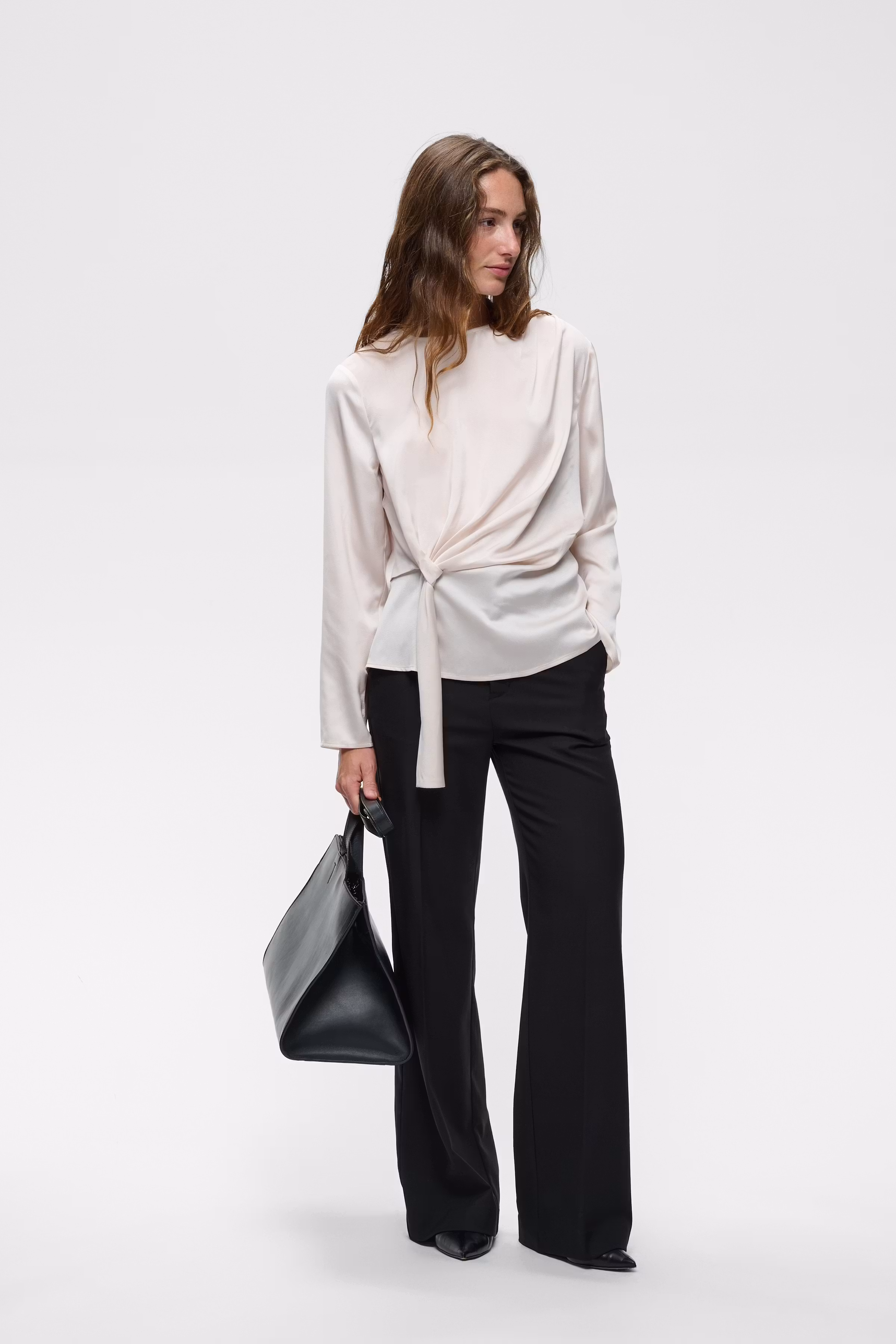SATINEIW Blouse LOOKBOOK FRONT 30113429-130403