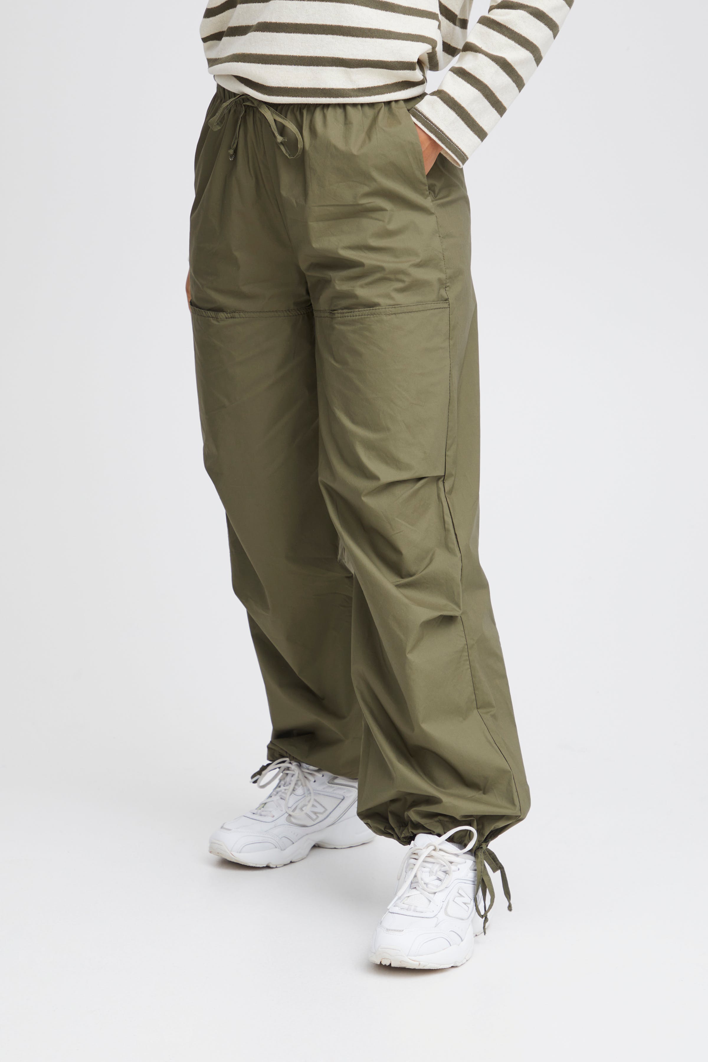 SBFABRINA Broek LOOKBOOK FRONT 22100510-190312