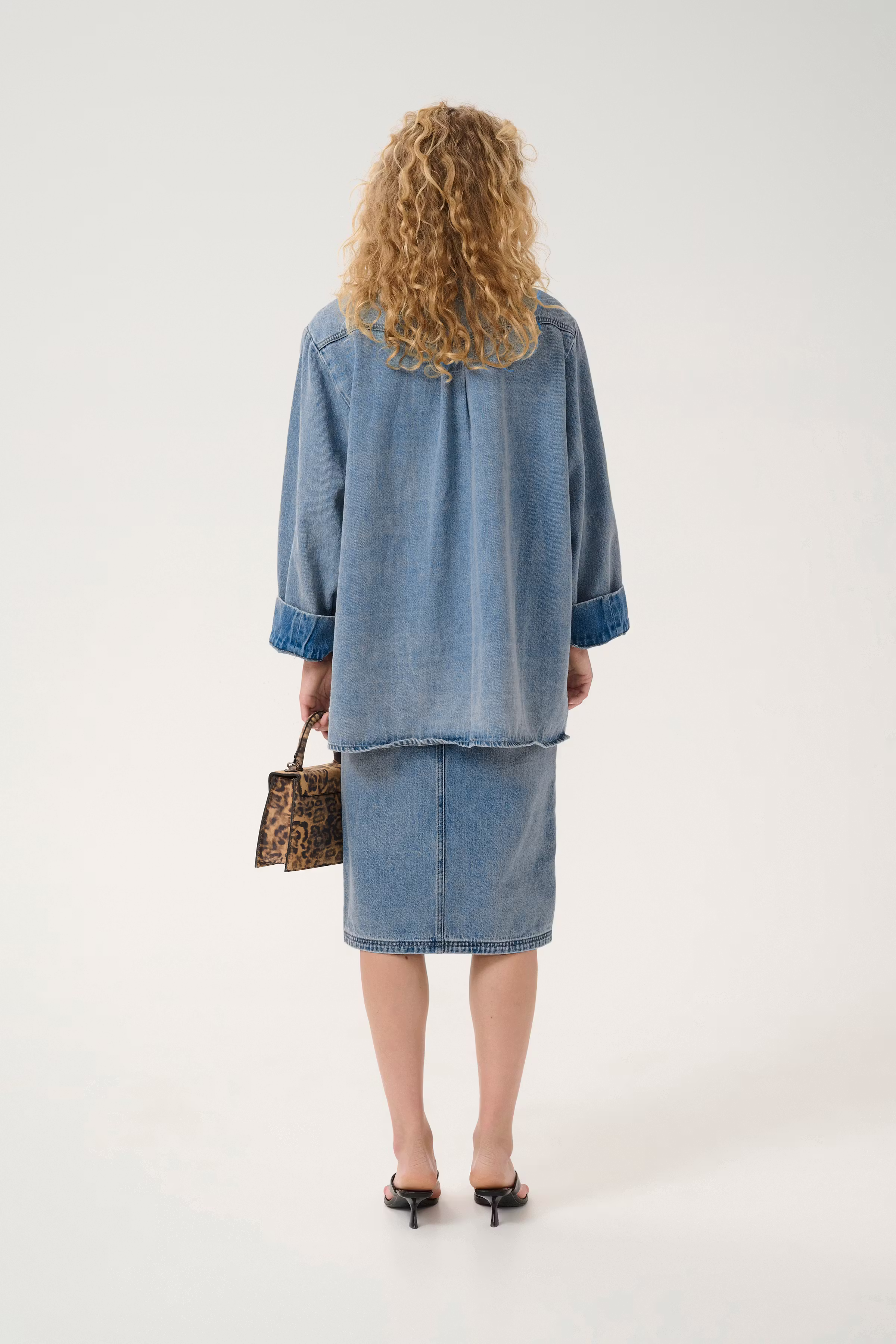 GZlayza Shirt LOOKBOOK BACK 10909943-107264