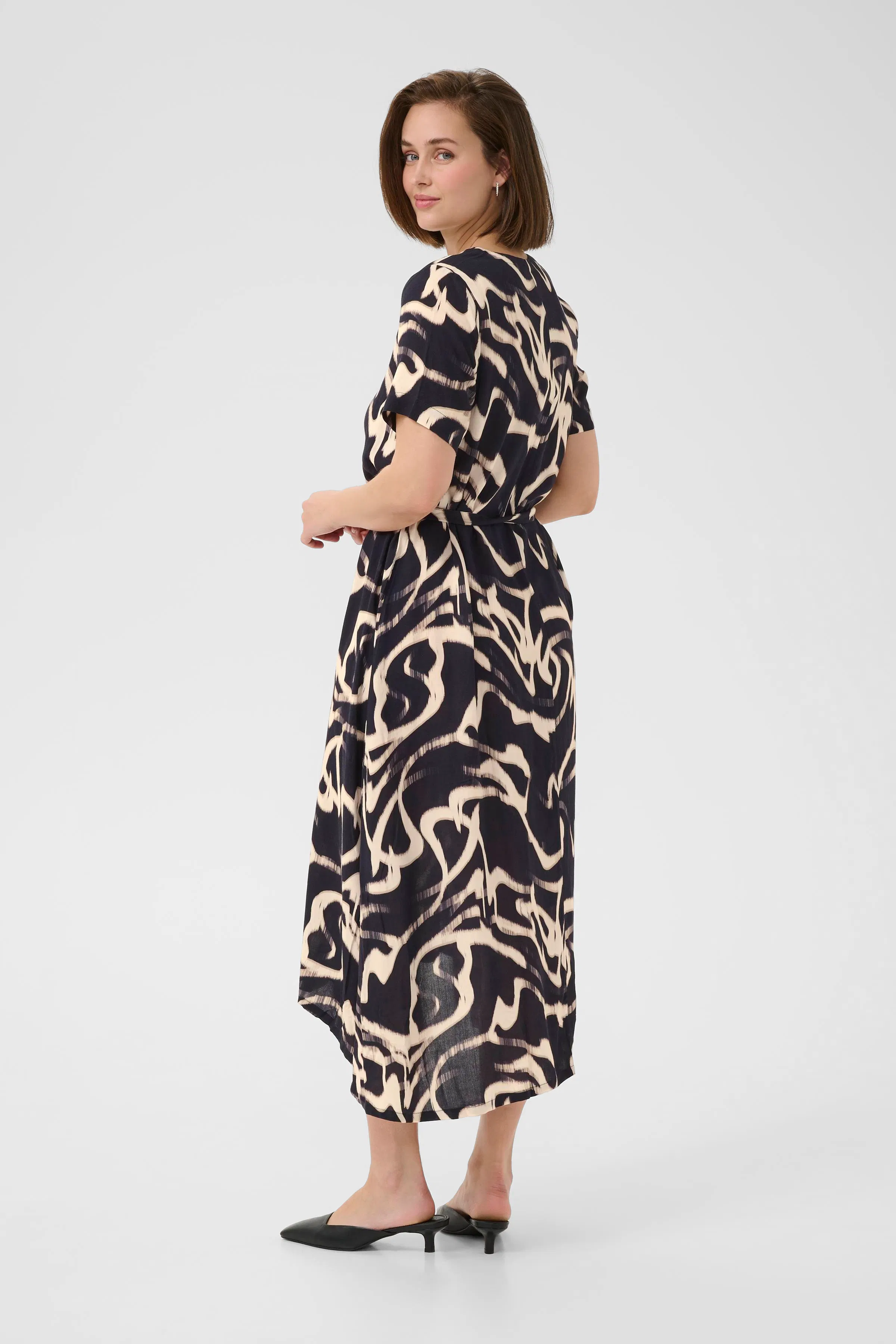 KAbeathe Kjole LOOKBOOK BACK 10508894-107701