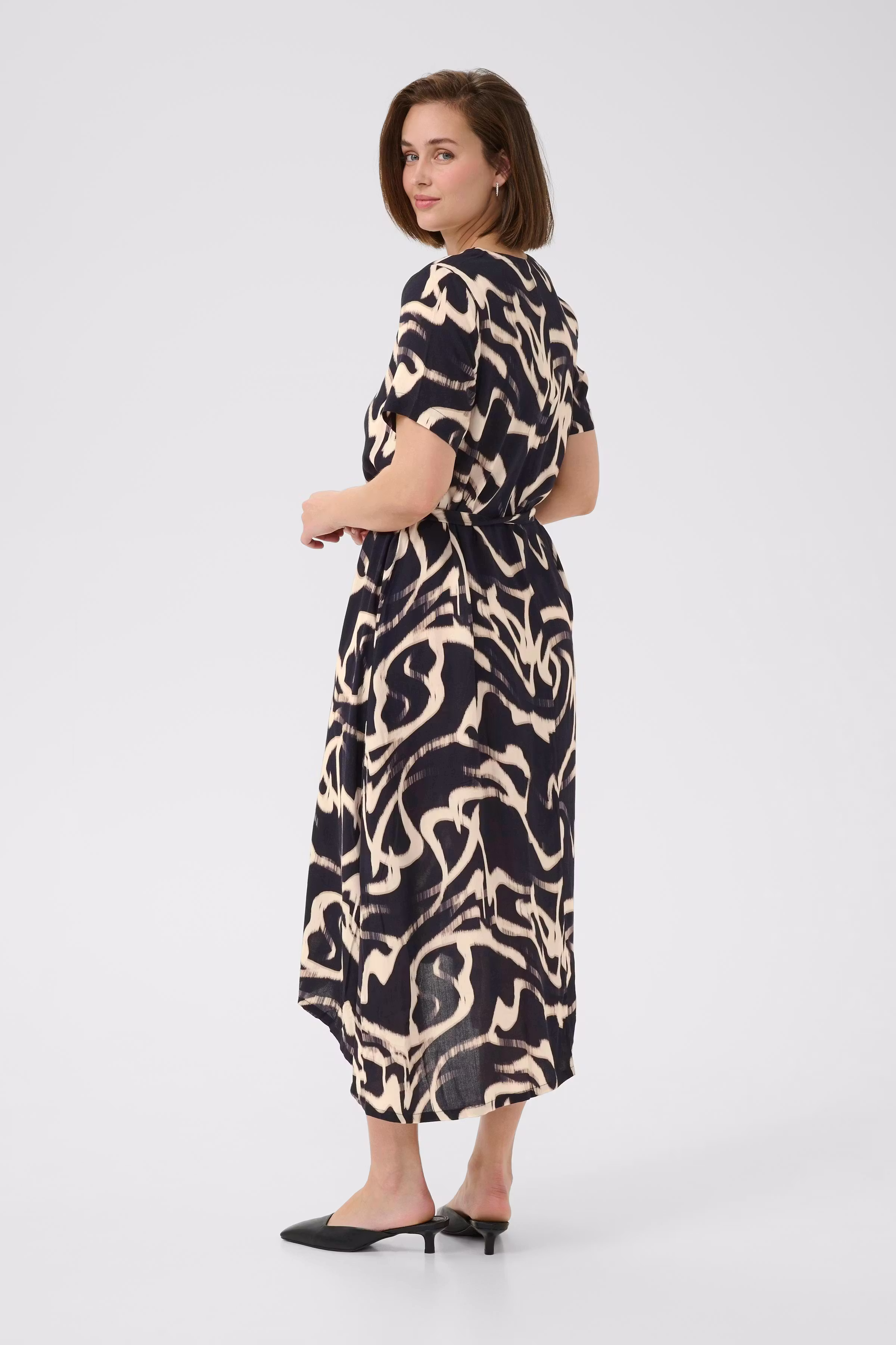 KAbeathe Dress LOOKBOOK BACK 10508894-107701