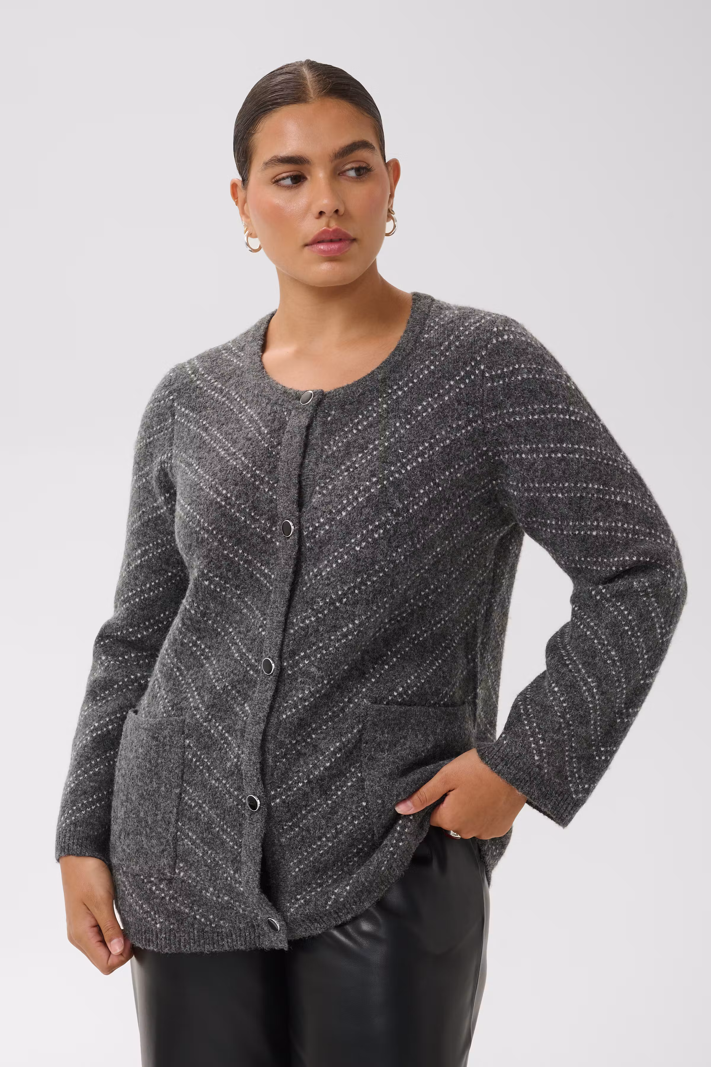 KChilma Cardigan LOOKBOOK FRONT 10584600-1000114