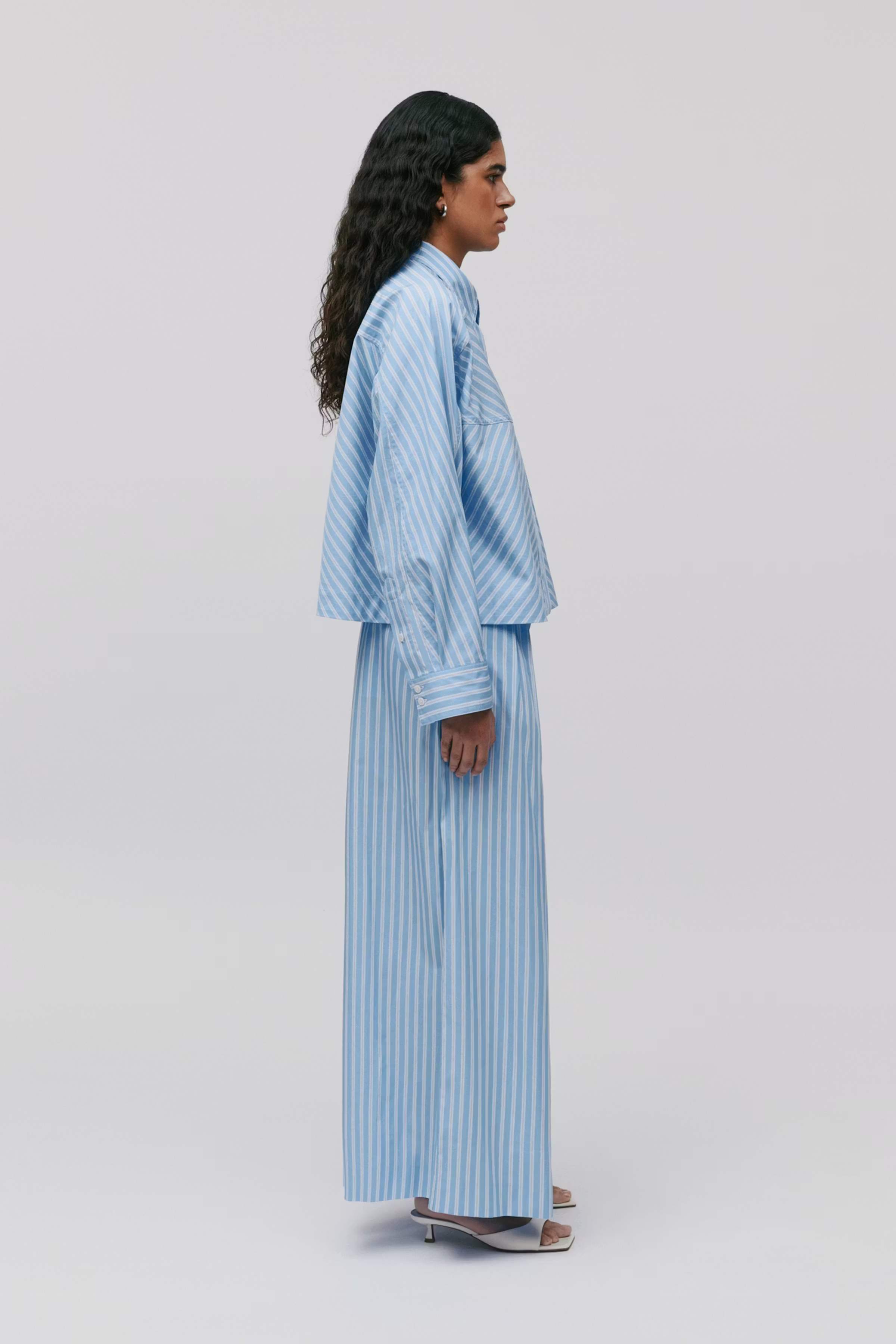 BRITTNEY Bluse LOOKBOOK FRONT 30600482-MC2152