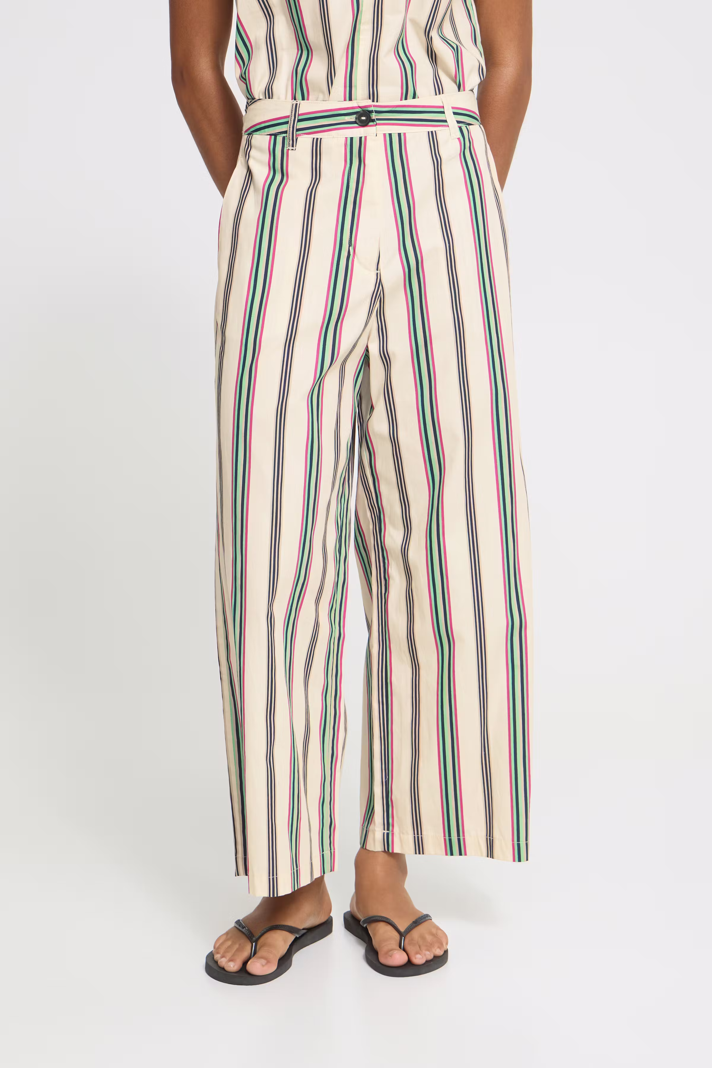 IHLEANNA Hose LOOKBOOK FRONT 20125822-900006951