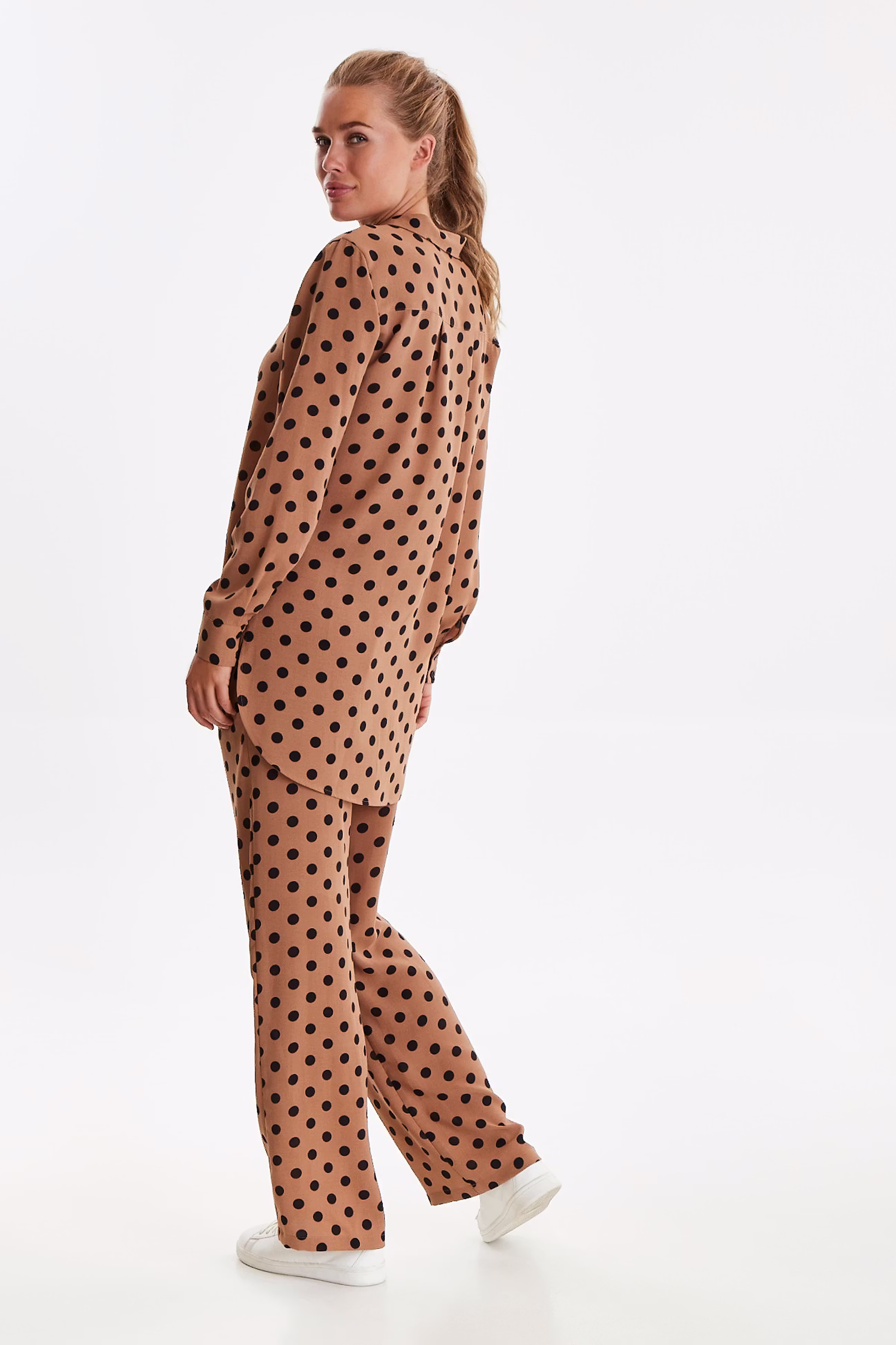 BXHinna Shirt LOOKBOOK BACK 20808398-80184