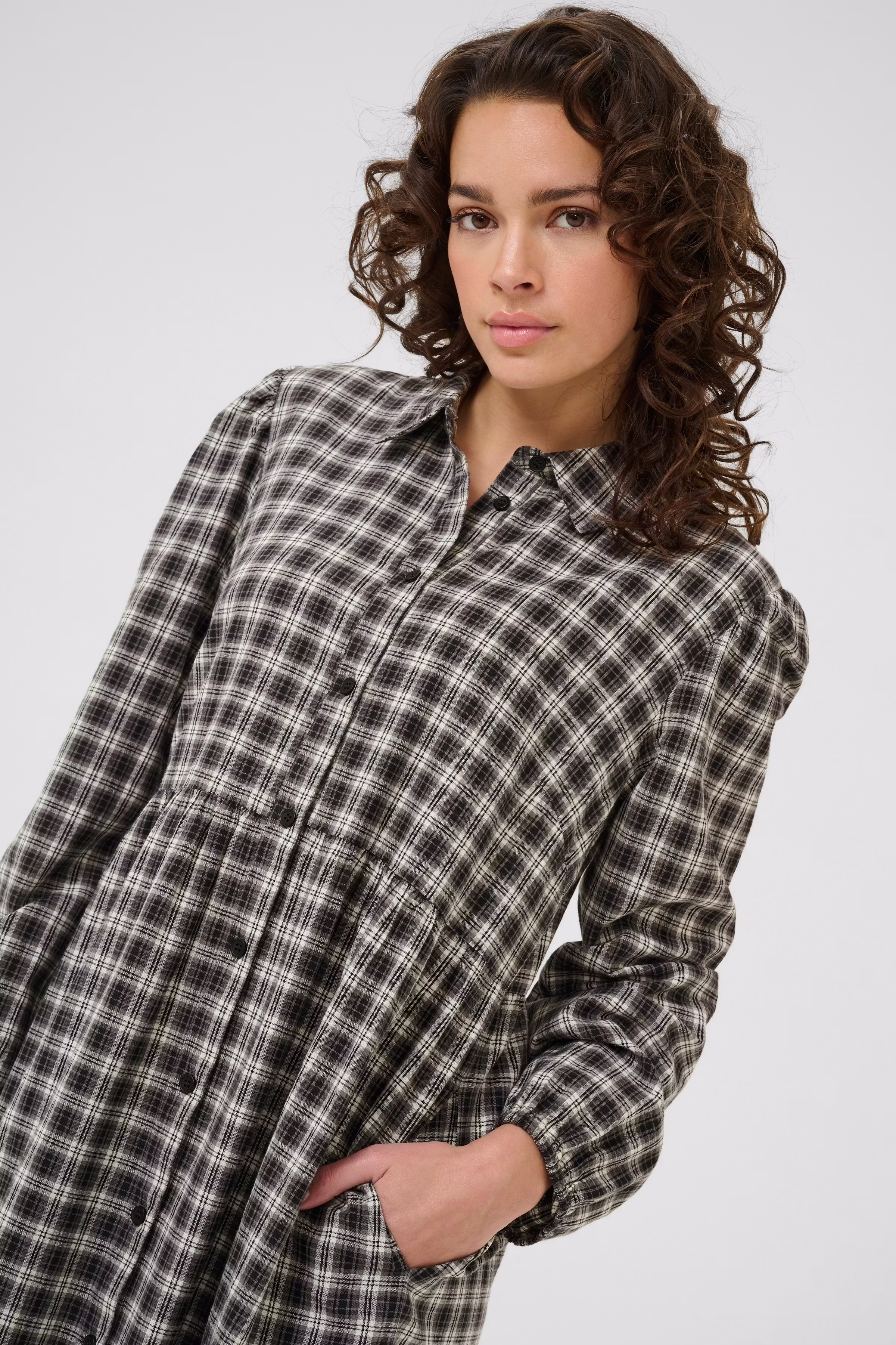 KAelna Kleid LOOKBOOK DETAIL 10510555-108369