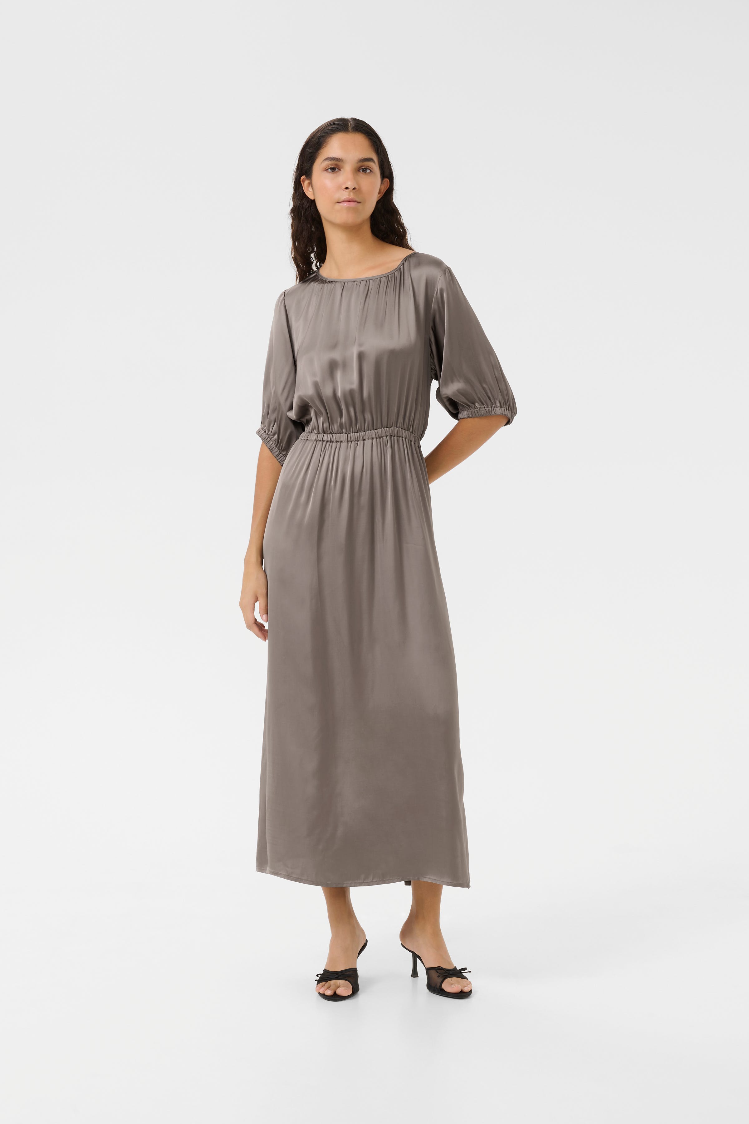 KBAmelia Dress LOOKBOOK FRONT 10105555-181304