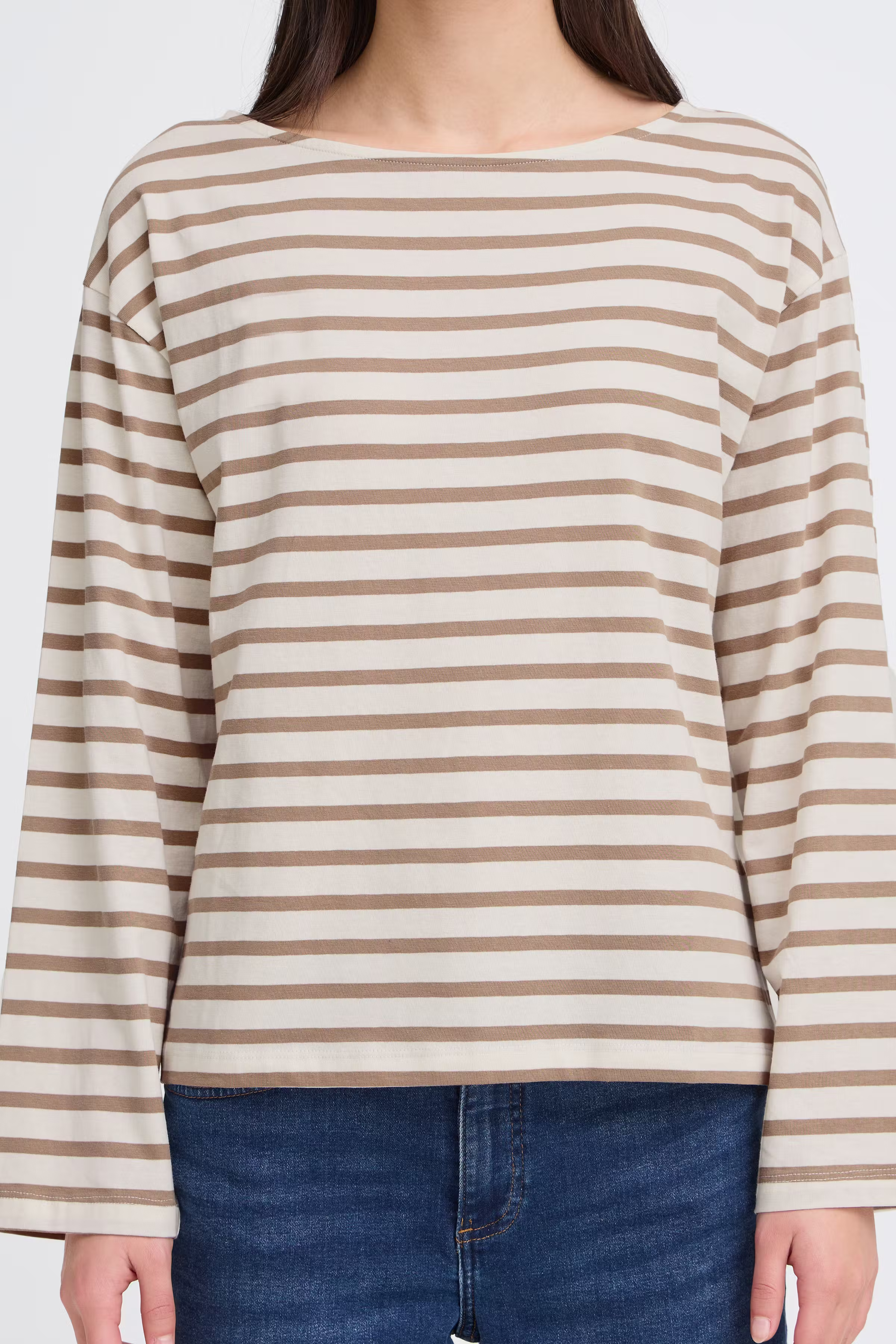 IHMIRA T-shirt LOOKBOOK DETAIL 20125011-900003456