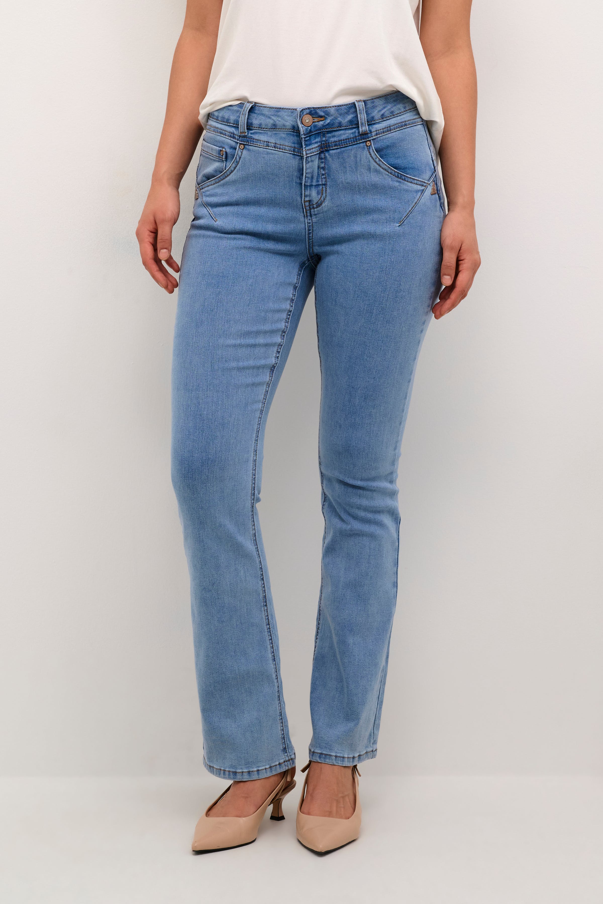 CRAmalie Bootcut Jeans LOOKBOOK FRONT 10650697-105504