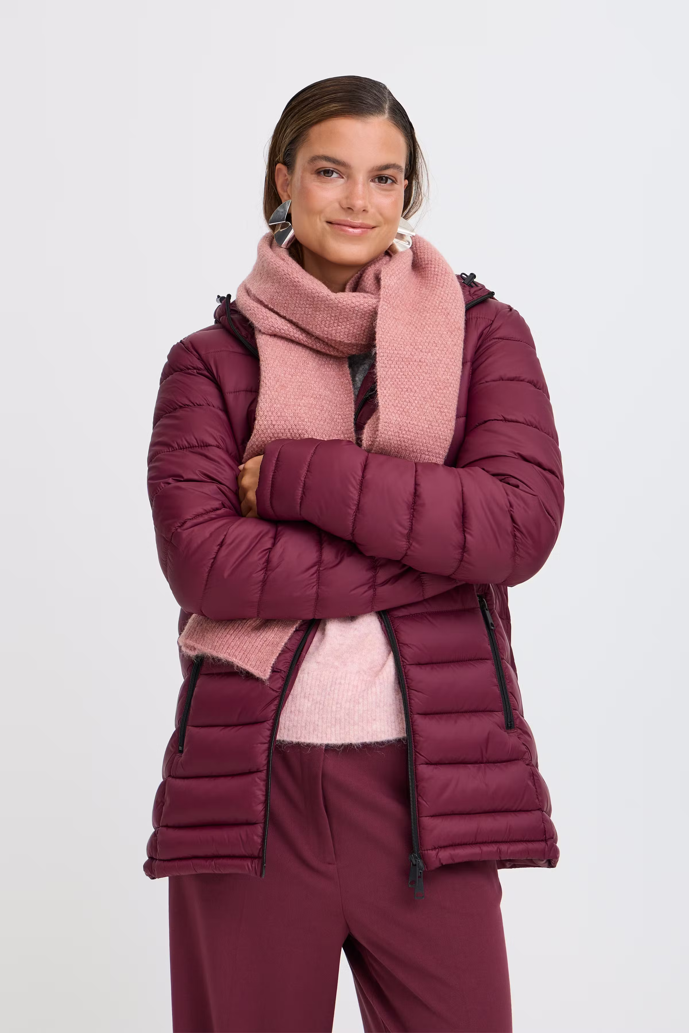BYVILKO Skjerf LOOKBOOK FRONT 20817253-1816161