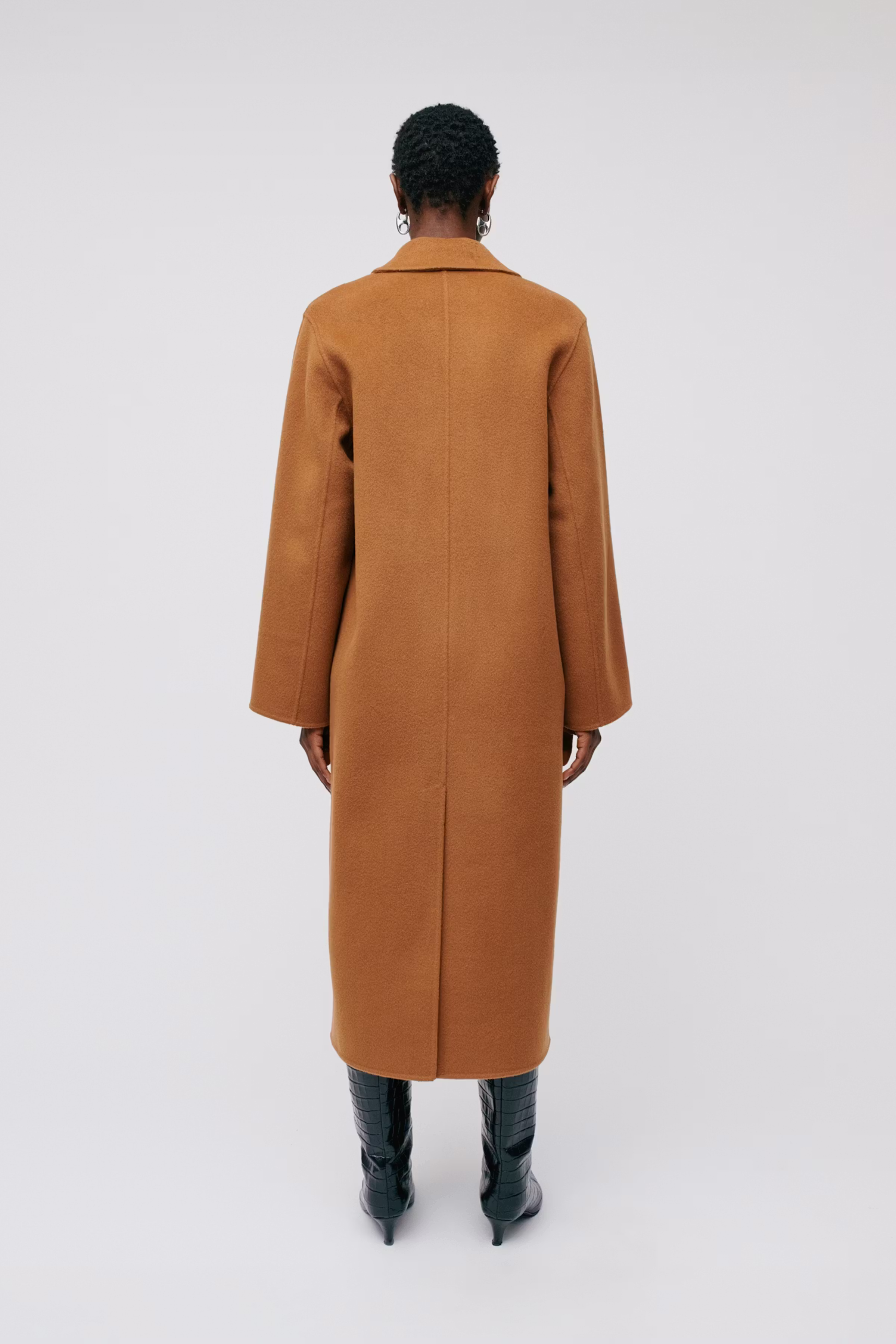 CLARA Coat LOOKBOOK BACK 30600563-BR217