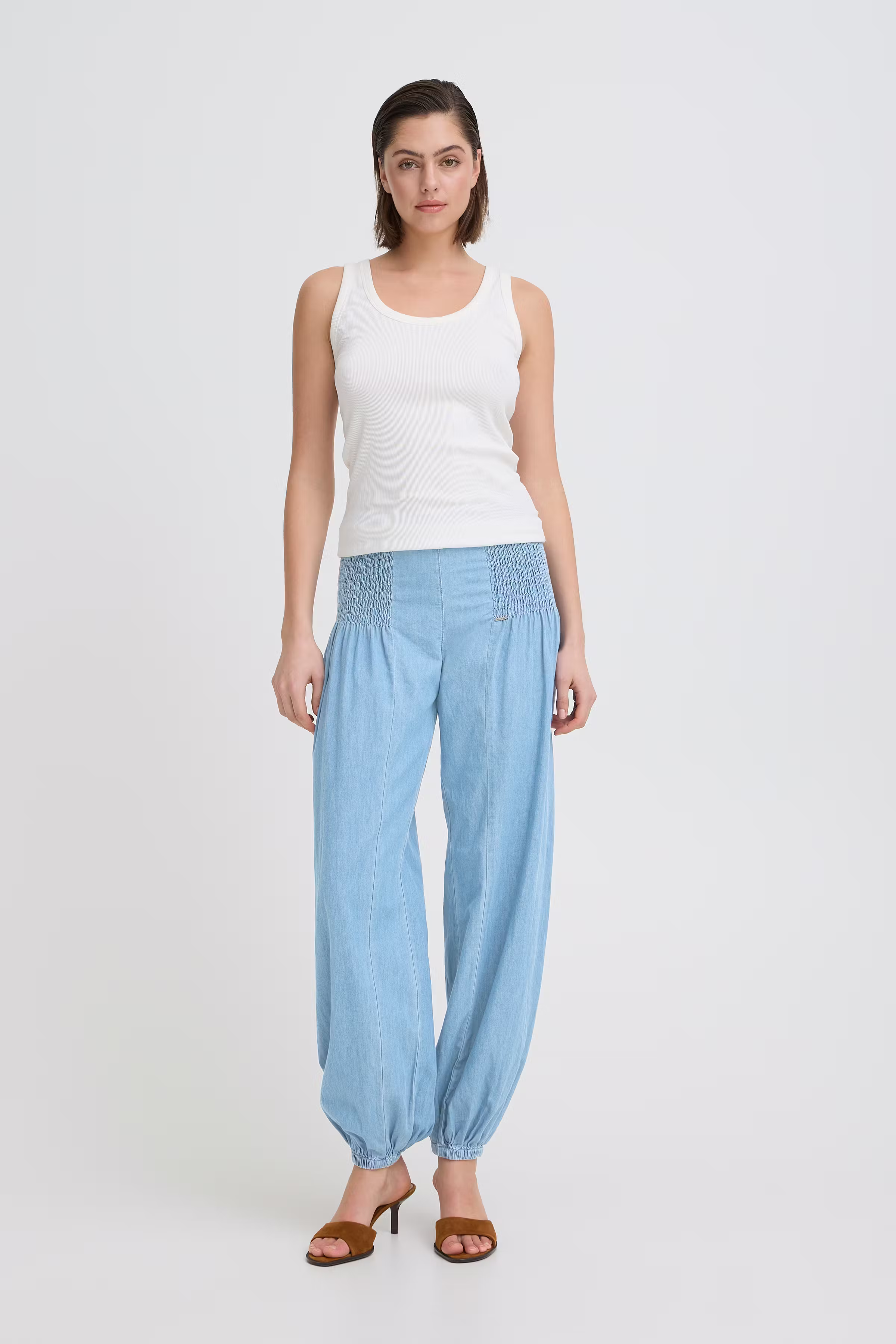PZJILL Trousers LOOKBOOK FRONT 50200327-200008